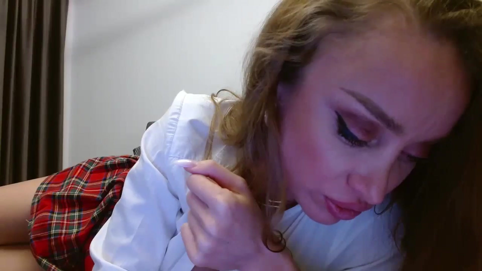 Gallery image thumbnail from Anayys's myfreecams stream on, 10/16/2024, 18:30 image 18 of 20