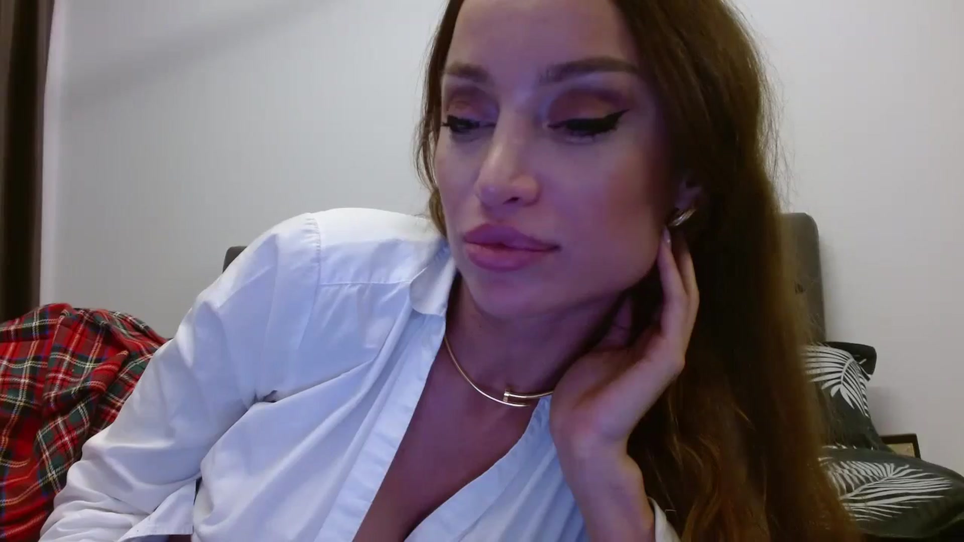 Gallery image thumbnail from Anayys's myfreecams stream on, 10/16/2024, 18:30 image 12 of 20