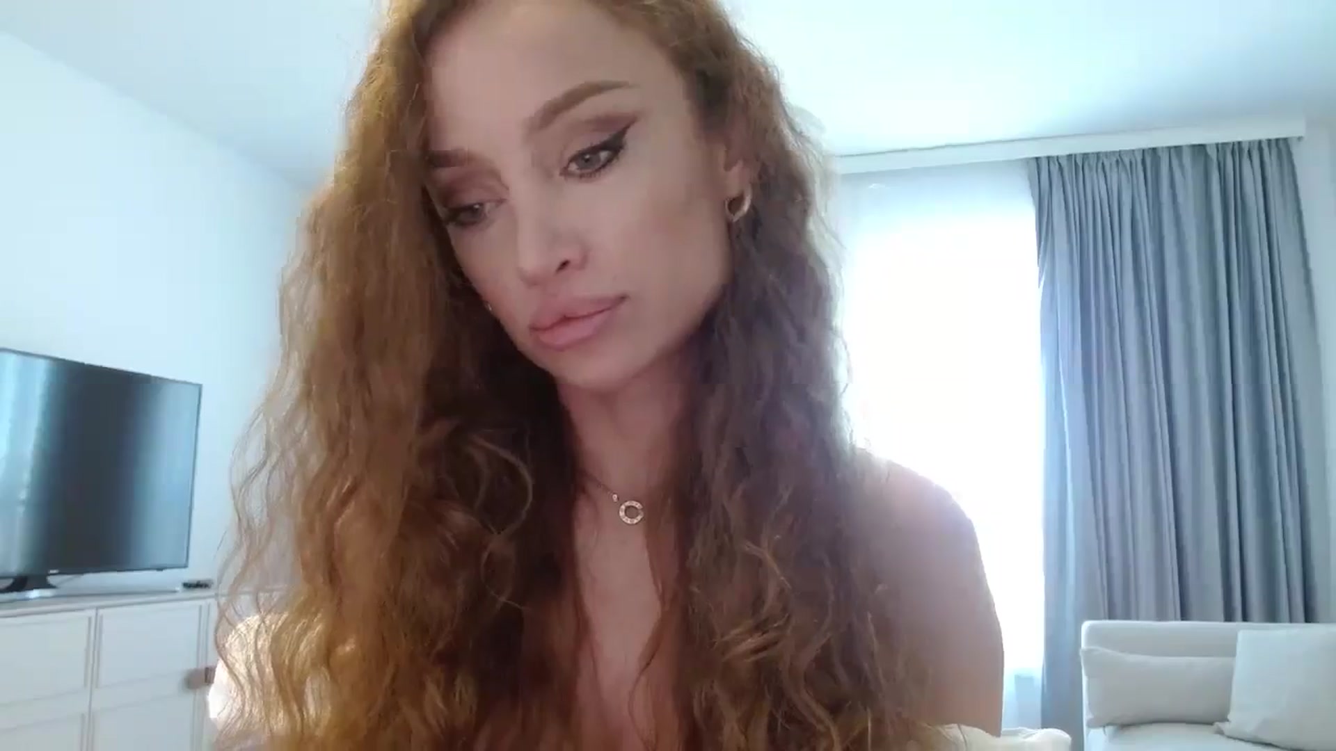 Gallery image thumbnail from Anayys's myfreecams stream on, 10/17/2024, 13:08 image 14 of 20