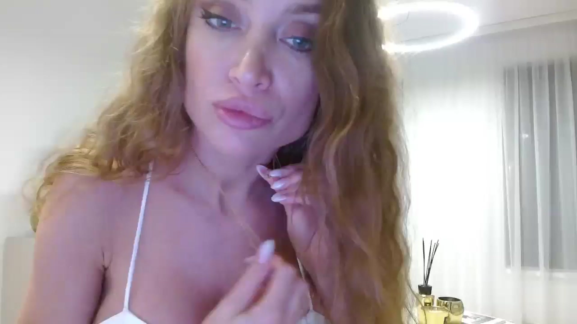 Gallery image thumbnail from Anayys's myfreecams stream on, 10/17/2024, 17:45 image 1 of 20
