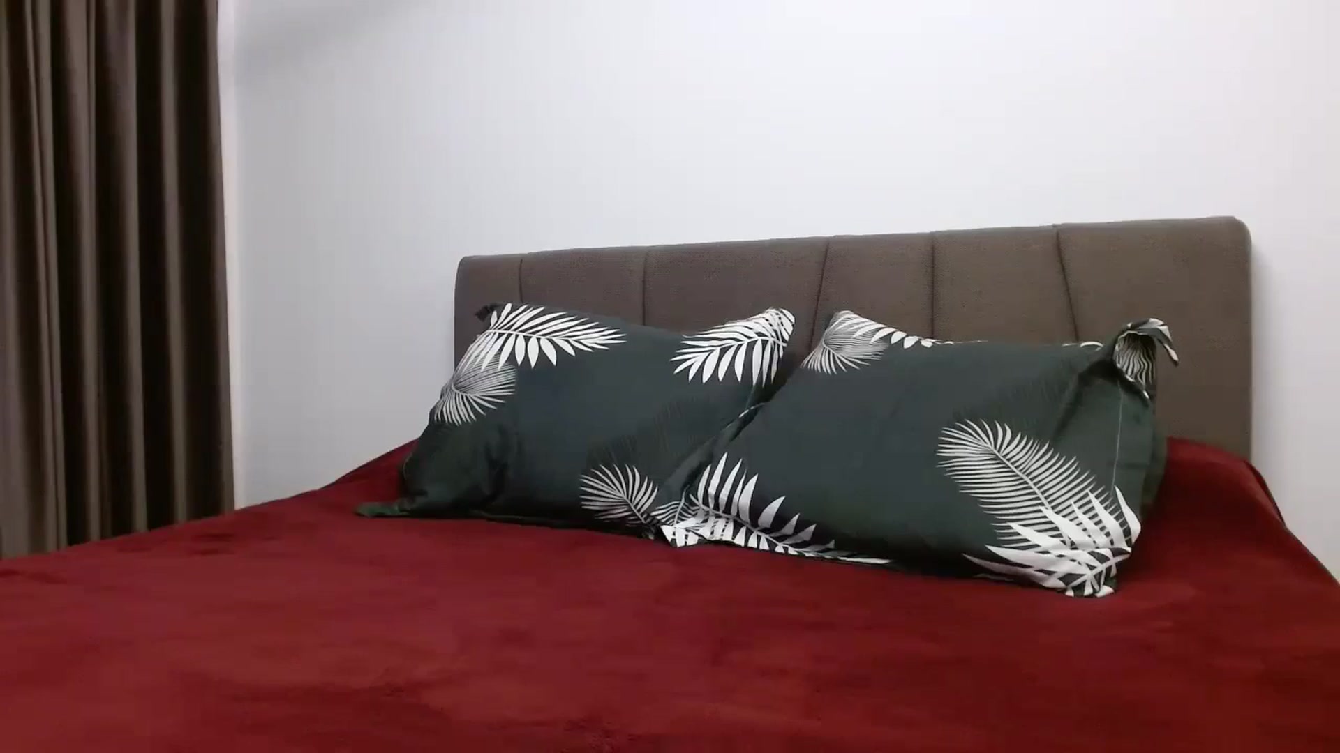 Gallery image thumbnail from Anayys's myfreecams stream on, 10/18/2024, 16:02 image 9 of 20