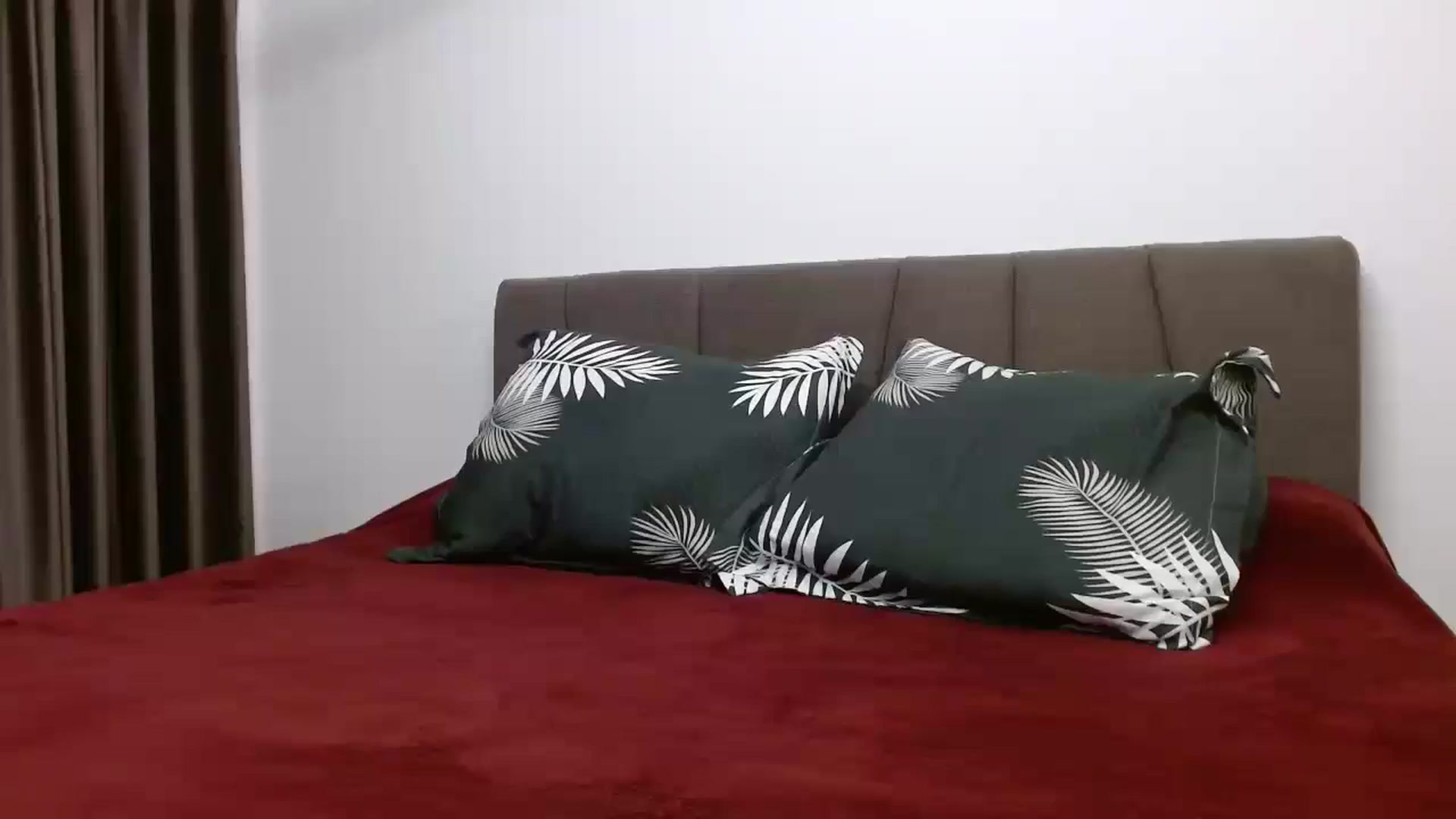 Gallery image thumbnail from Anayys's myfreecams stream on, 10/18/2024, 16:02 image 11 of 20