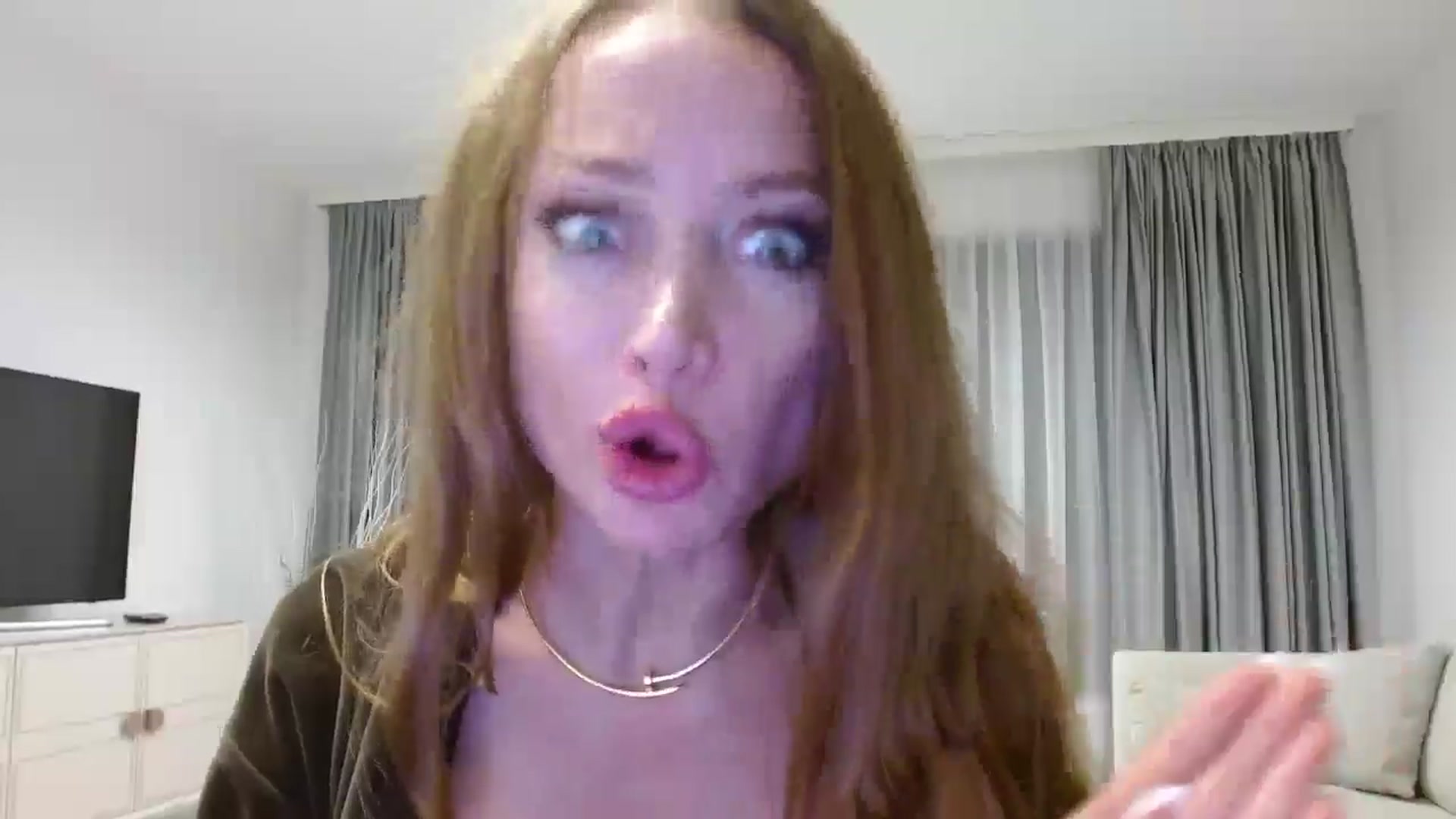 Gallery image thumbnail from Anayys's myfreecams stream on, 10/19/2024, 18:13 image 17 of 20