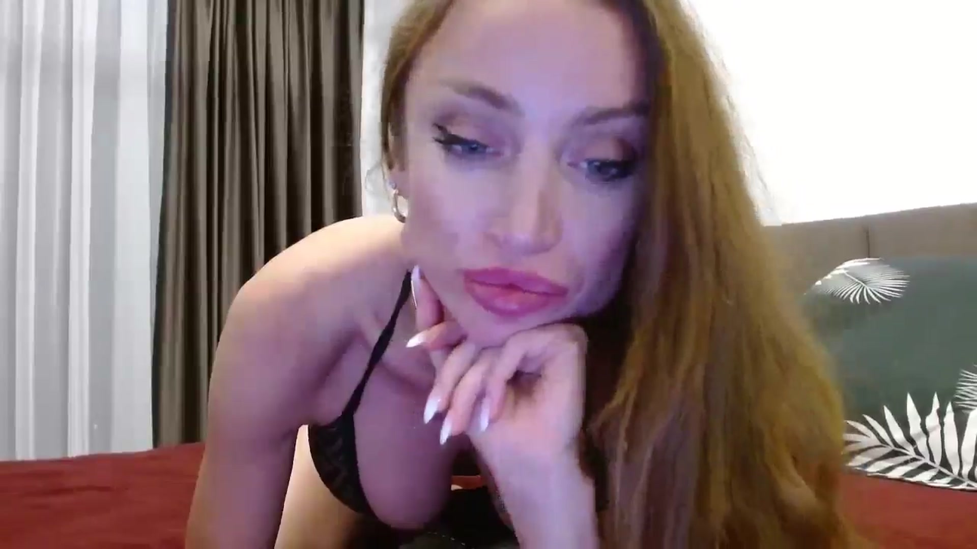 Gallery image thumbnail from Anayys's myfreecams stream on, 10/19/2024, 19:16 image 12 of 20
