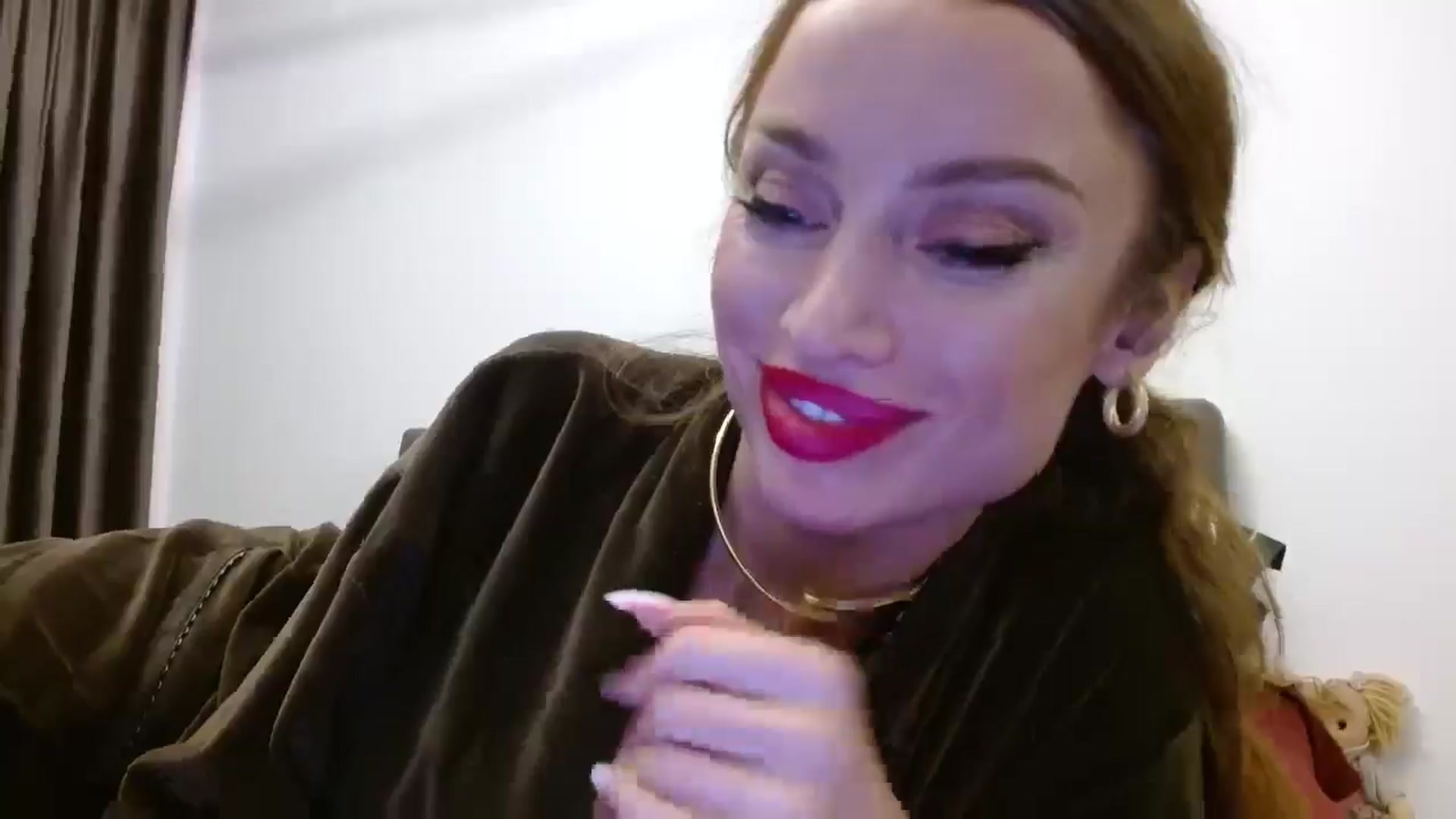 Gallery image thumbnail from Anayys's myfreecams stream on, 10/19/2024, 19:55 image 6 of 20