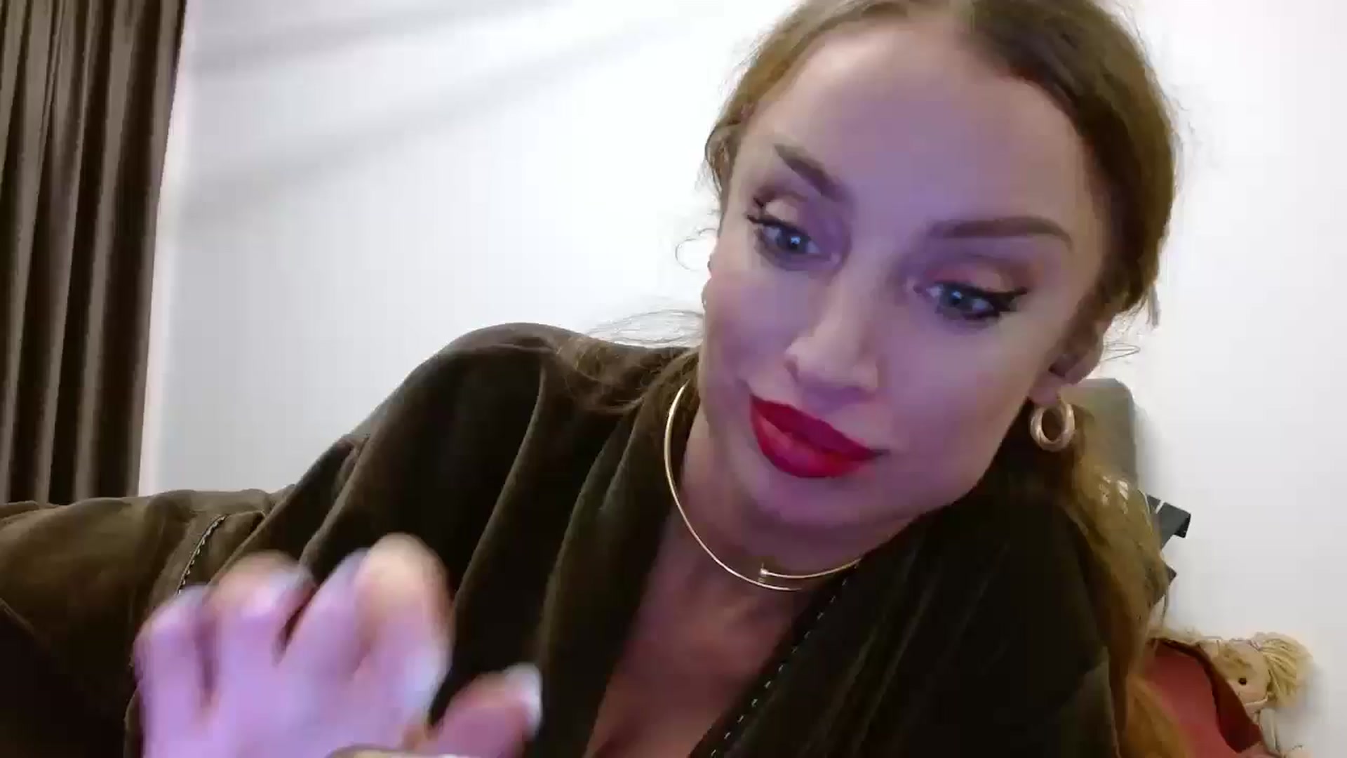 Gallery image thumbnail from Anayys's myfreecams stream on, 10/19/2024, 19:55 image 4 of 20