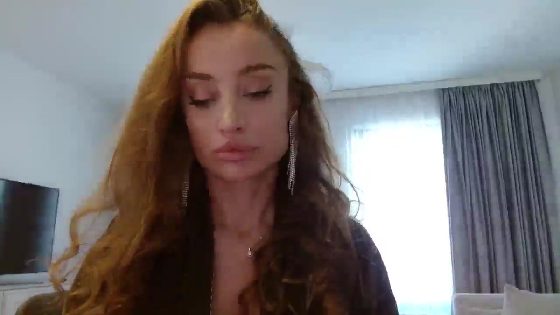 Gallery image thumbnail from Anayys's myfreecams stream on, 10/21/2024, 13:49 image 3 of 20