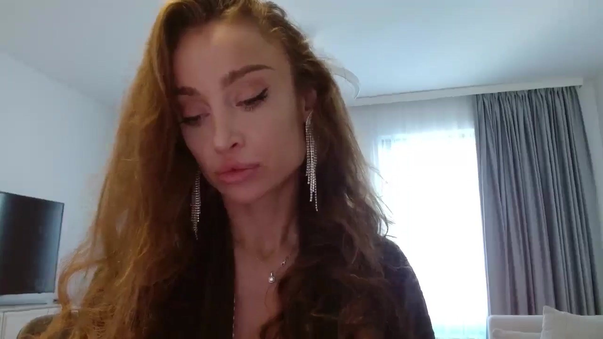 Gallery image thumbnail from Anayys's myfreecams stream on, 10/21/2024, 13:49 image 4 of 20