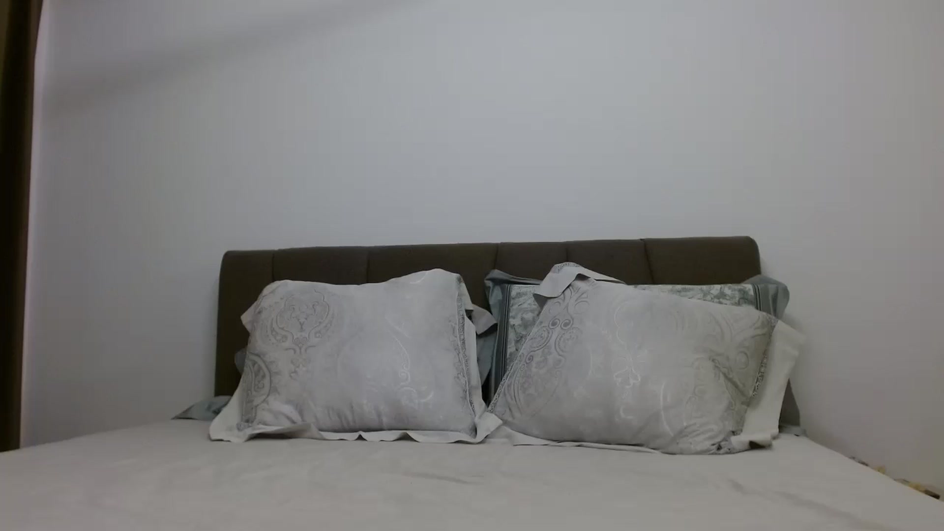 Gallery image thumbnail from Anayys's myfreecams stream on, 10/21/2024, 16:25 image 14 of 20