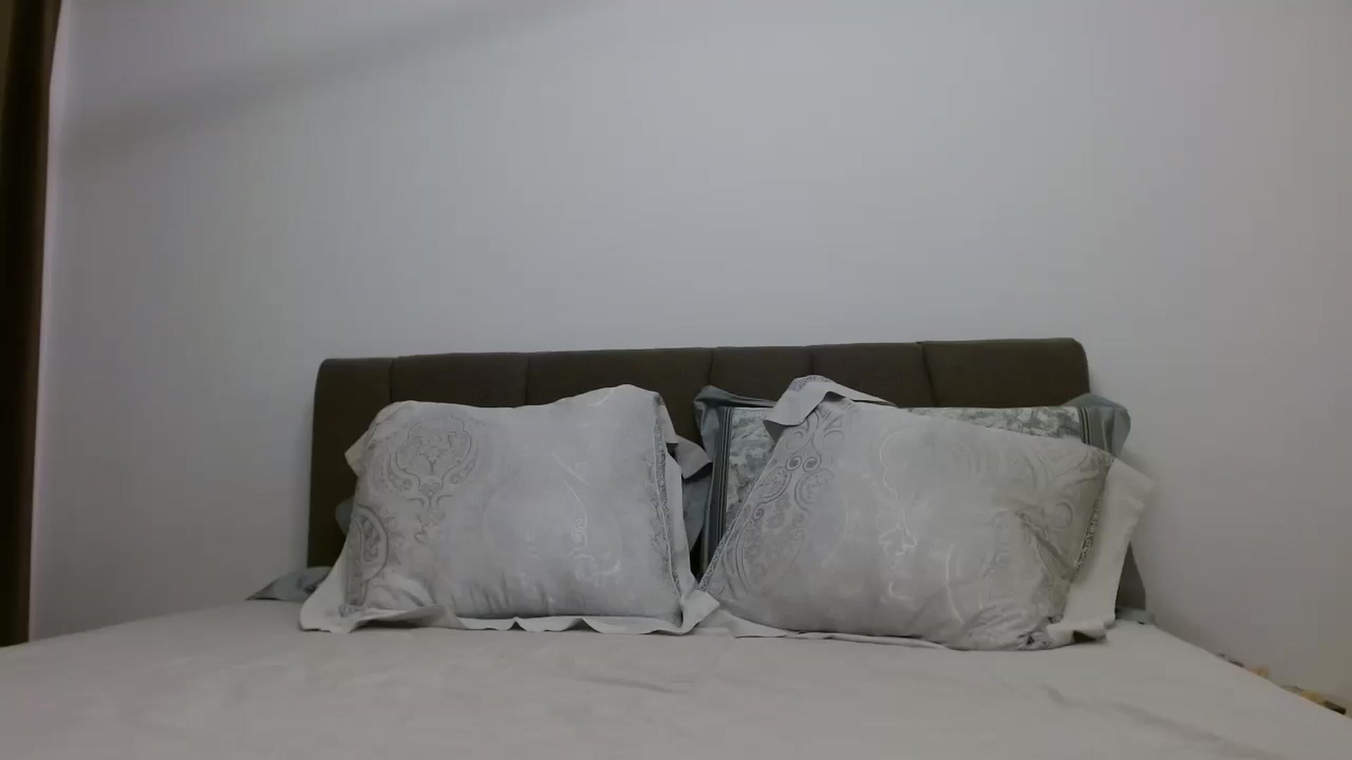 Gallery image thumbnail from Anayys's myfreecams stream on, 10/21/2024, 16:25 image 12 of 20