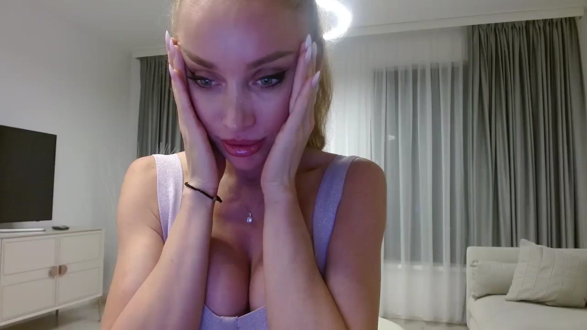 Gallery image thumbnail from Anayys's myfreecams stream on, 10/23/2024, 23:27 image 20 of 20