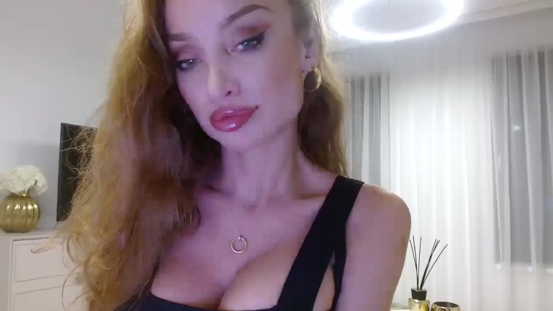 Gallery image thumbnail from Anayys's myfreecams stream on, 10/25/2024, 15:58 image 16 of 20