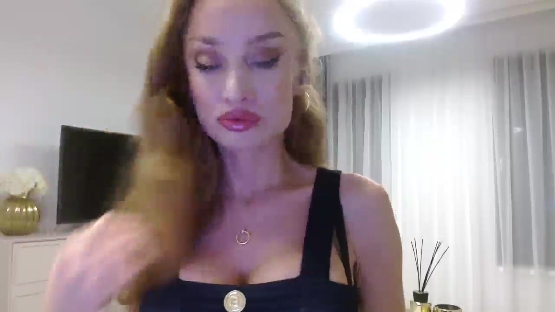Gallery image thumbnail from Anayys's myfreecams stream on, 10/25/2024, 15:58 image 14 of 20