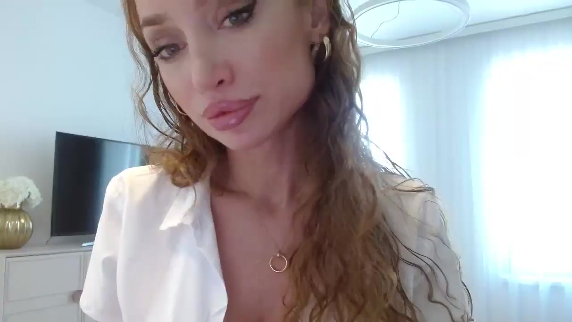 Gallery image thumbnail from Anayys's myfreecams stream on, 10/26/2024, 09:45 image 2 of 20