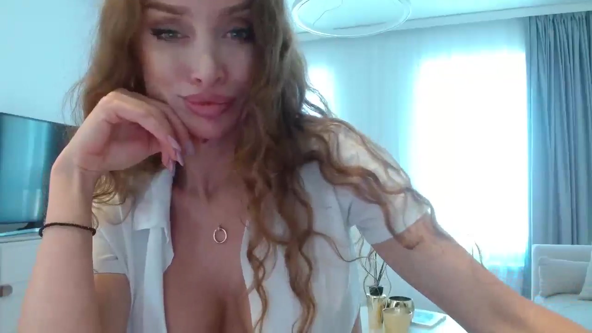 Gallery image thumbnail from Anayys's myfreecams stream on, 10/26/2024, 11:14 image 12 of 20