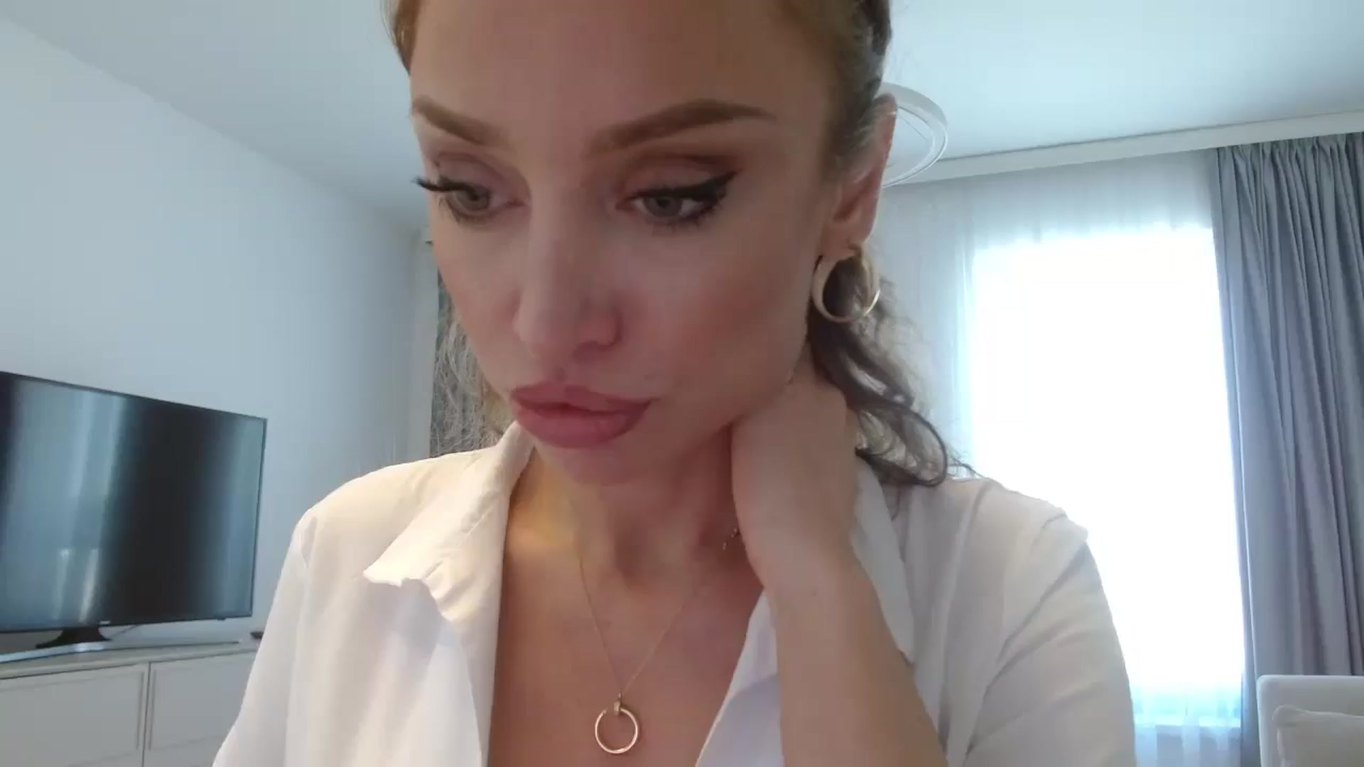 Gallery image thumbnail from Anayys's myfreecams stream on, 10/26/2024, 11:14 image 1 of 20