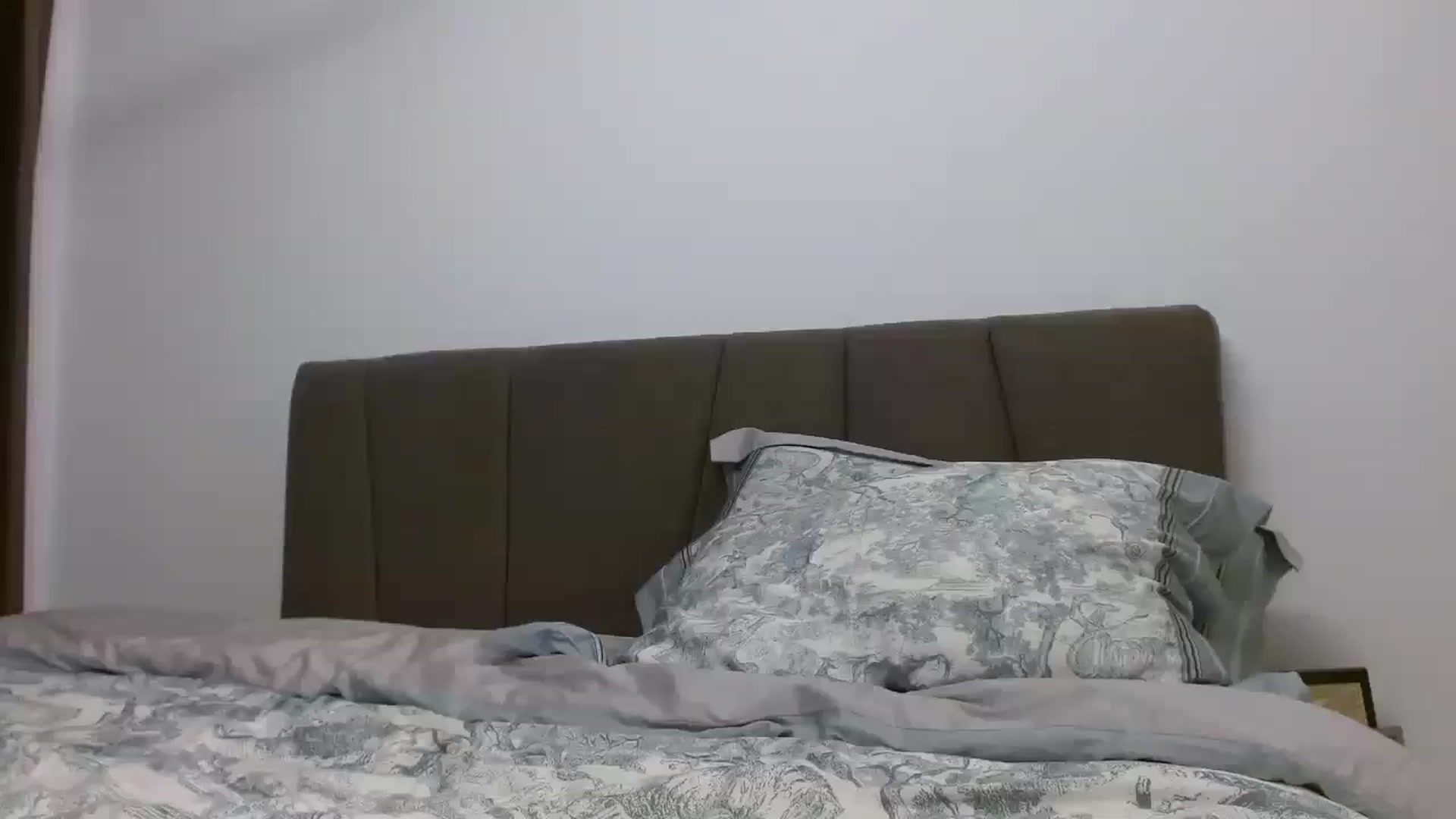 Gallery image thumbnail from Anayys's myfreecams stream on, 10/28/2024, 24:01 image 15 of 20