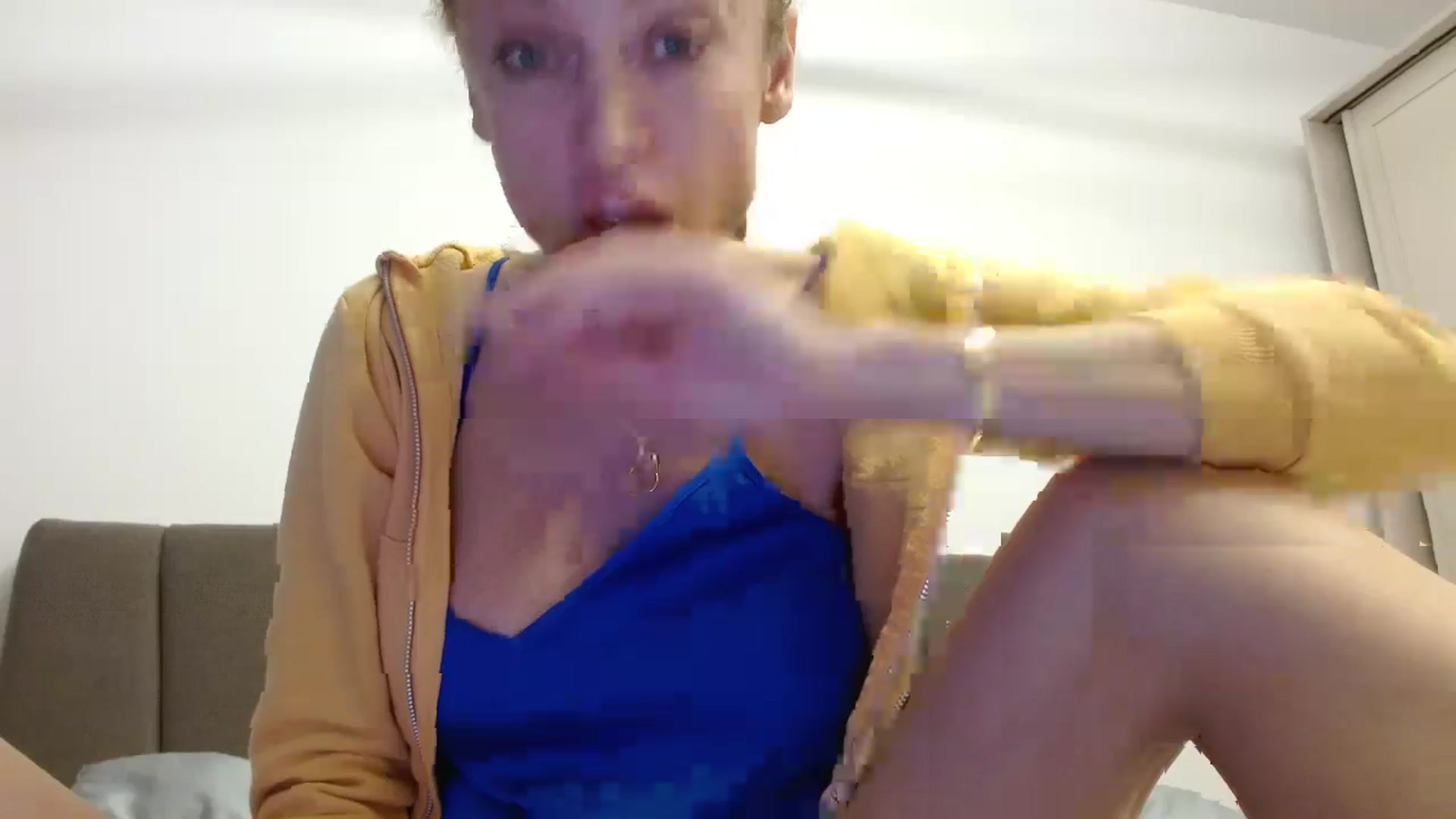 Gallery image thumbnail from Anayys's myfreecams stream on, 10/28/2024, 23:48 image 17 of 20