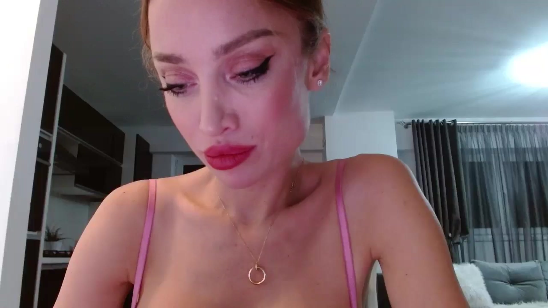 Gallery image thumbnail from Anayys's myfreecams stream on, 11/13/2024, 24:22 image 5 of 20