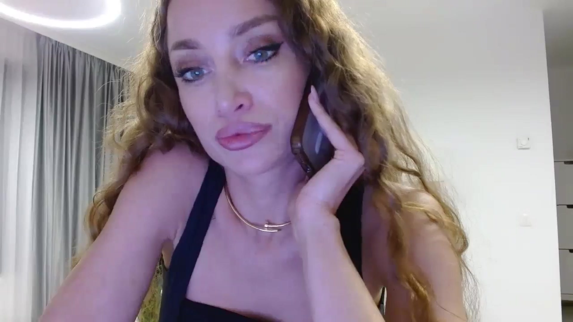 Gallery image thumbnail from Anayys's myfreecams stream on, 11/14/2024, 21:42 image 11 of 20