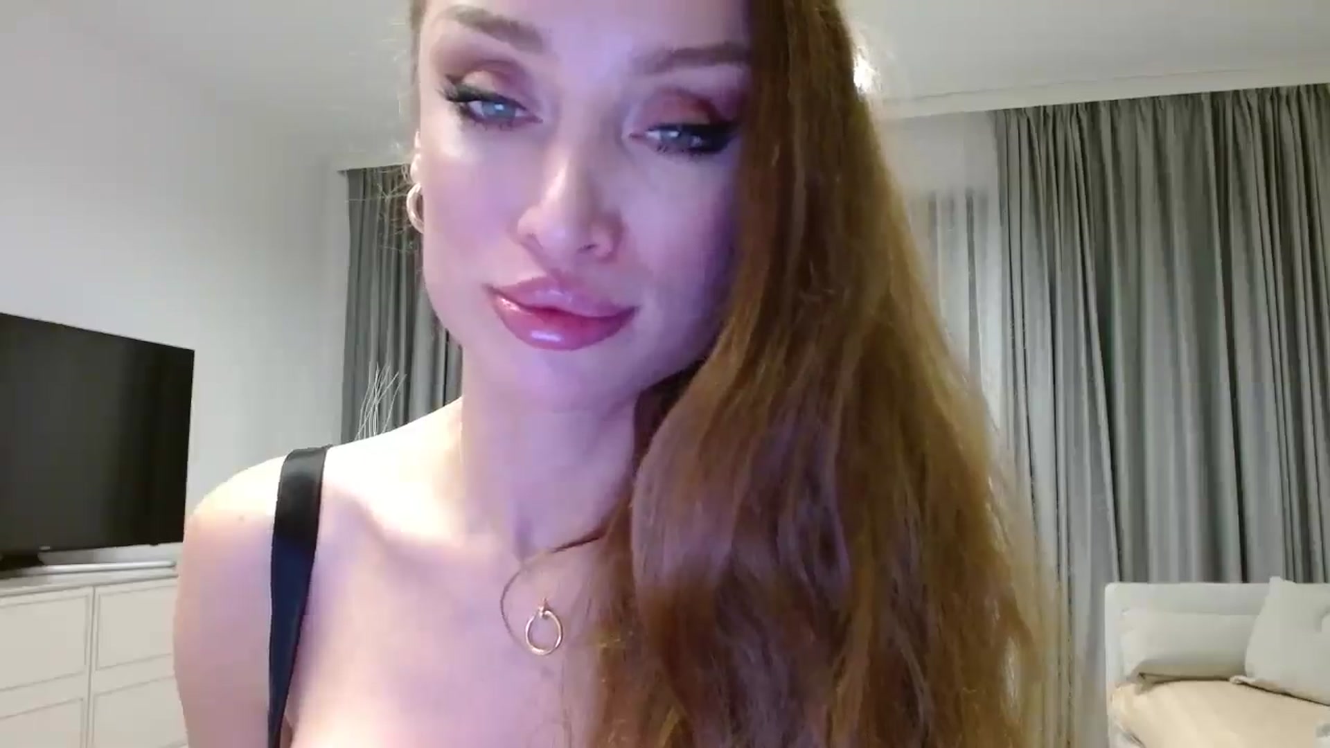 Gallery image thumbnail from Anayys's myfreecams stream on, 11/15/2024, 19:24 image 16 of 20