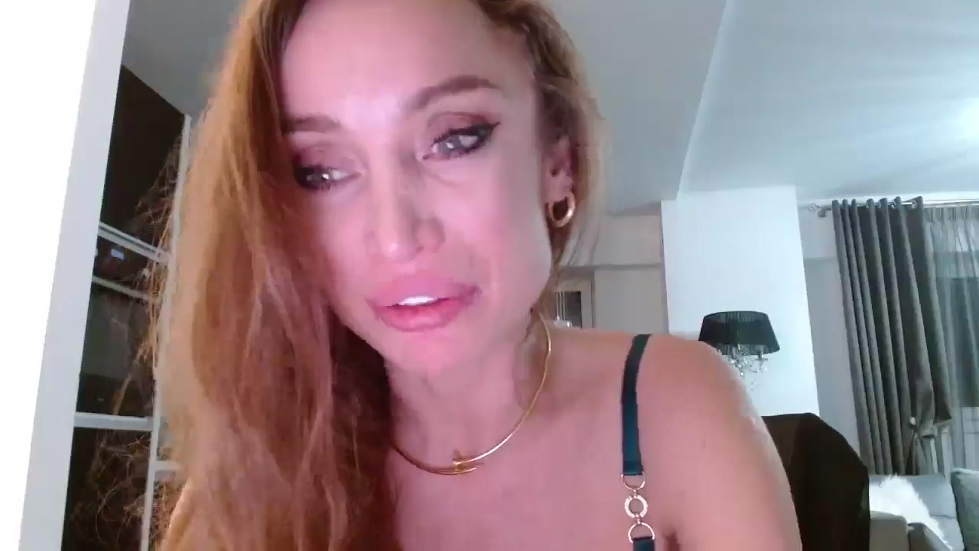 Gallery image thumbnail from Anayys's myfreecams stream on, 11/18/2024, 24:03 image 15 of 20