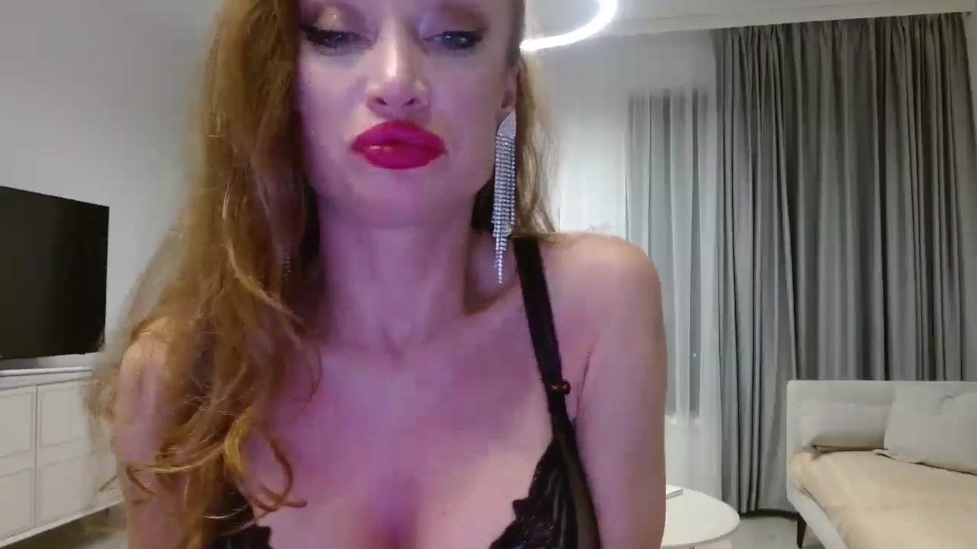Gallery image thumbnail from Anayys's myfreecams stream on, 11/20/2024, 19:53 image 7 of 20