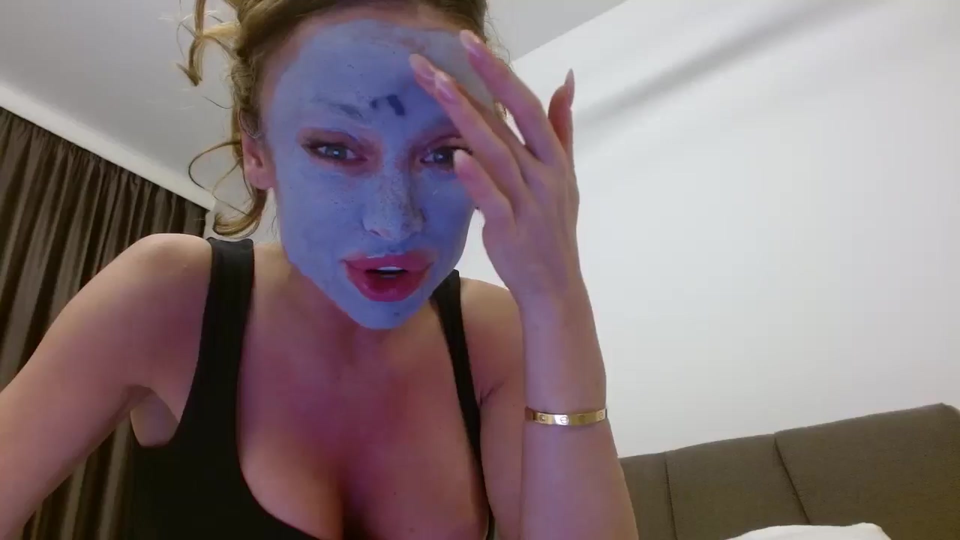 Gallery image thumbnail from Anayys's myfreecams stream on, 11/21/2024, 02:13 image 12 of 20