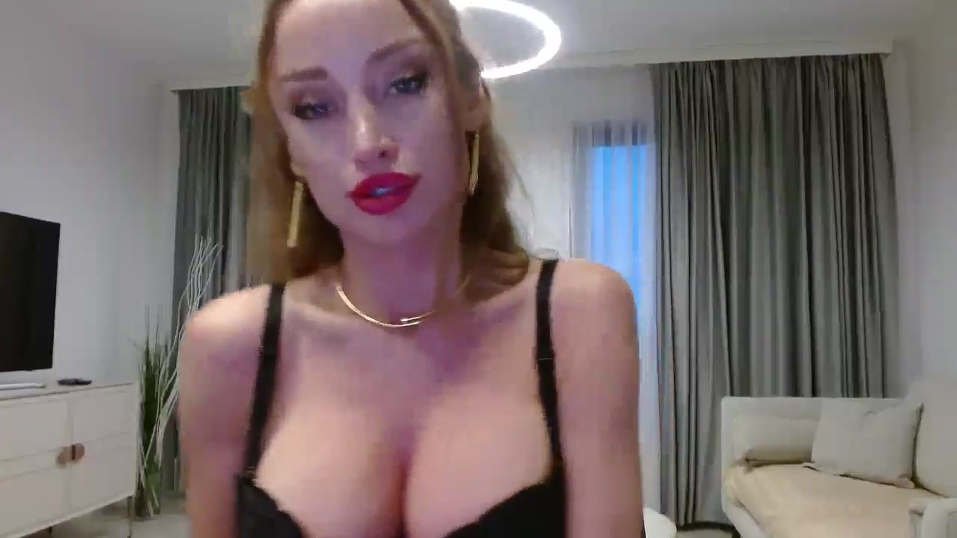 Gallery image thumbnail from Anayys's myfreecams stream on, 11/21/2024, 15:39 image 10 of 20