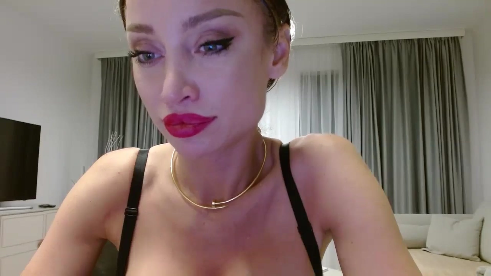 Gallery image thumbnail from Anayys's myfreecams stream on, 11/21/2024, 15:39 image 18 of 20