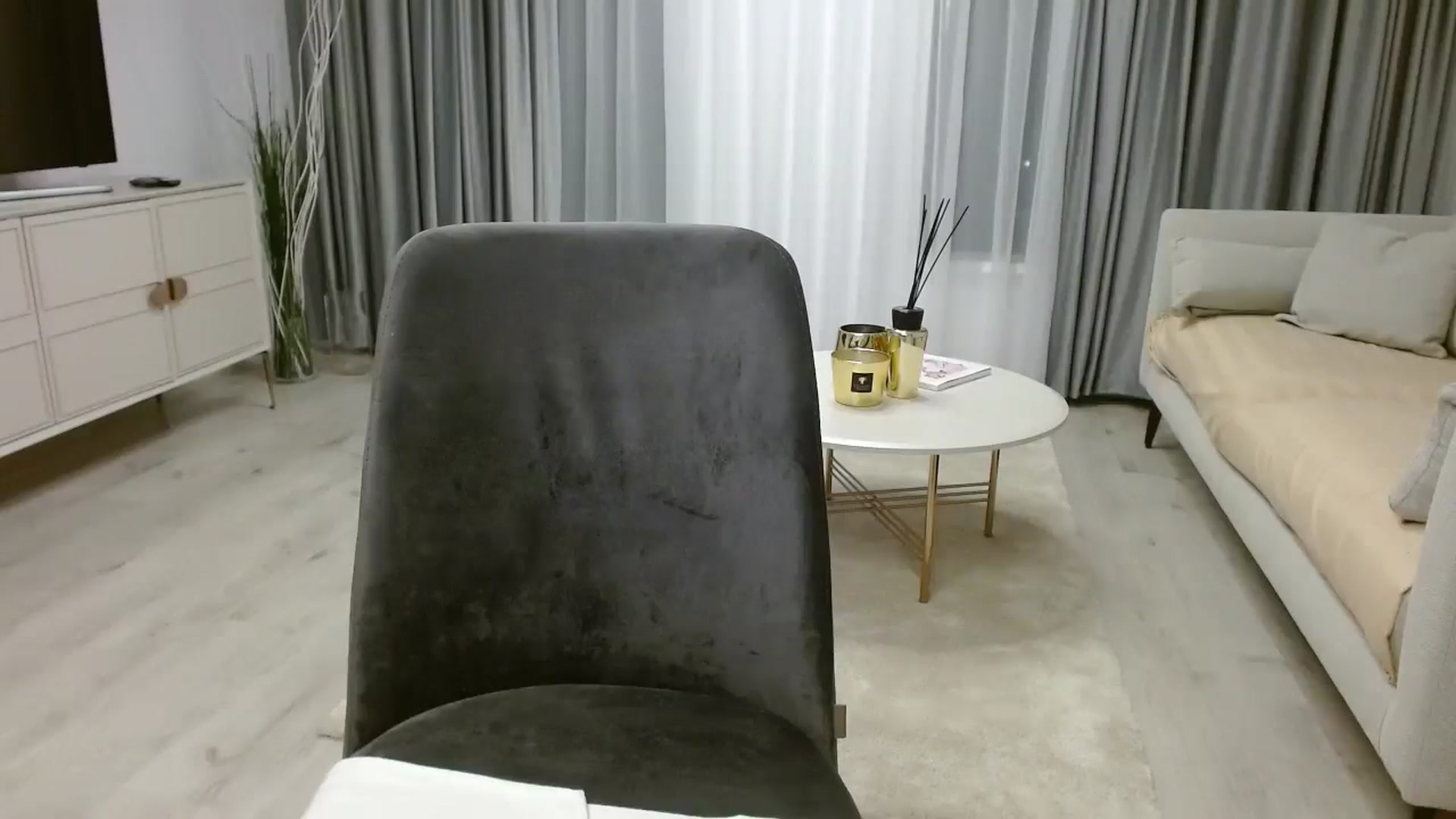 Gallery image thumbnail from Anayys's myfreecams stream on, 11/21/2024, 17:45 image 7 of 20