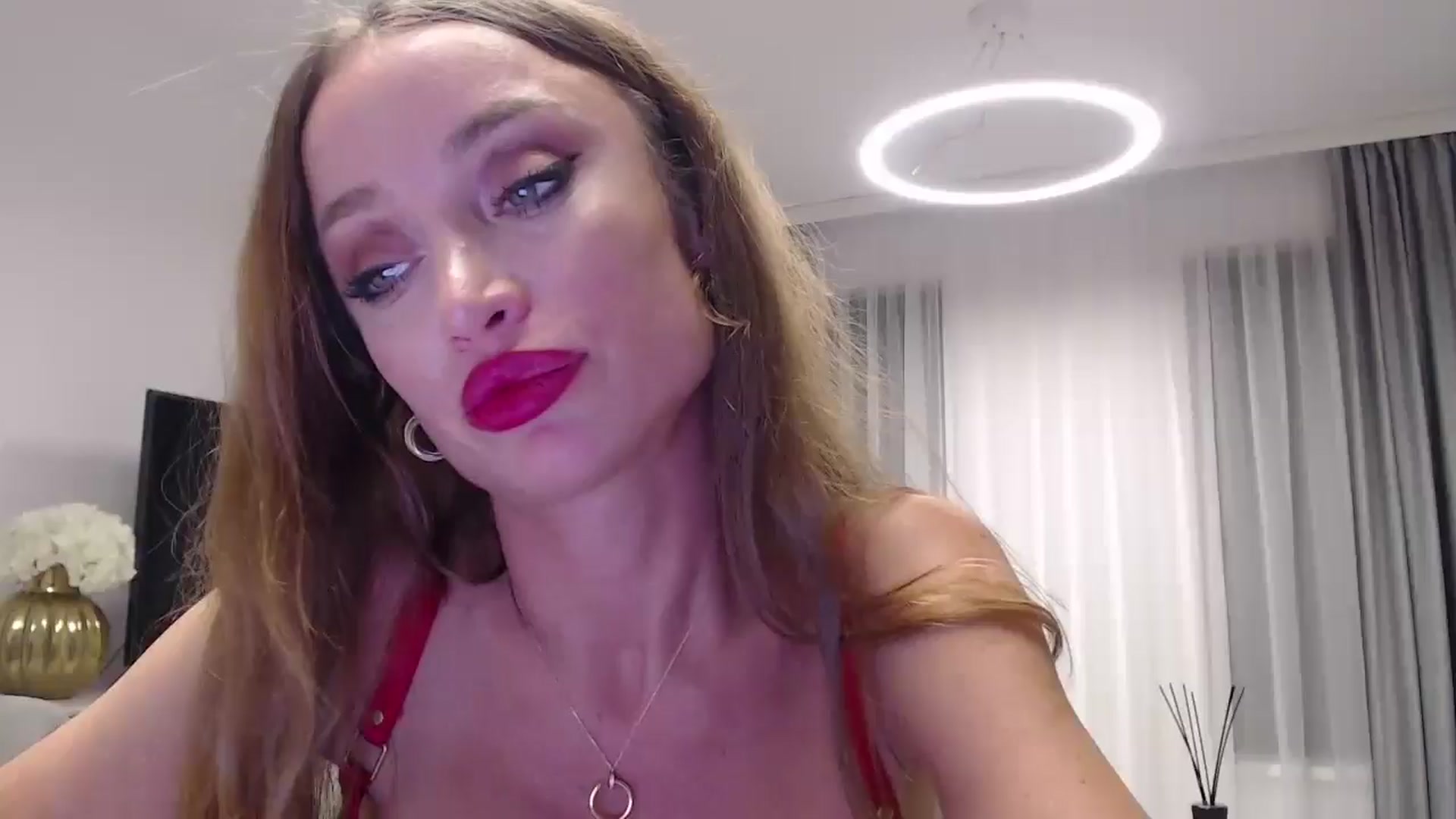 Gallery image thumbnail from Anayys's myfreecams stream on, 12/14/2024, 20:04 image 1 of 20