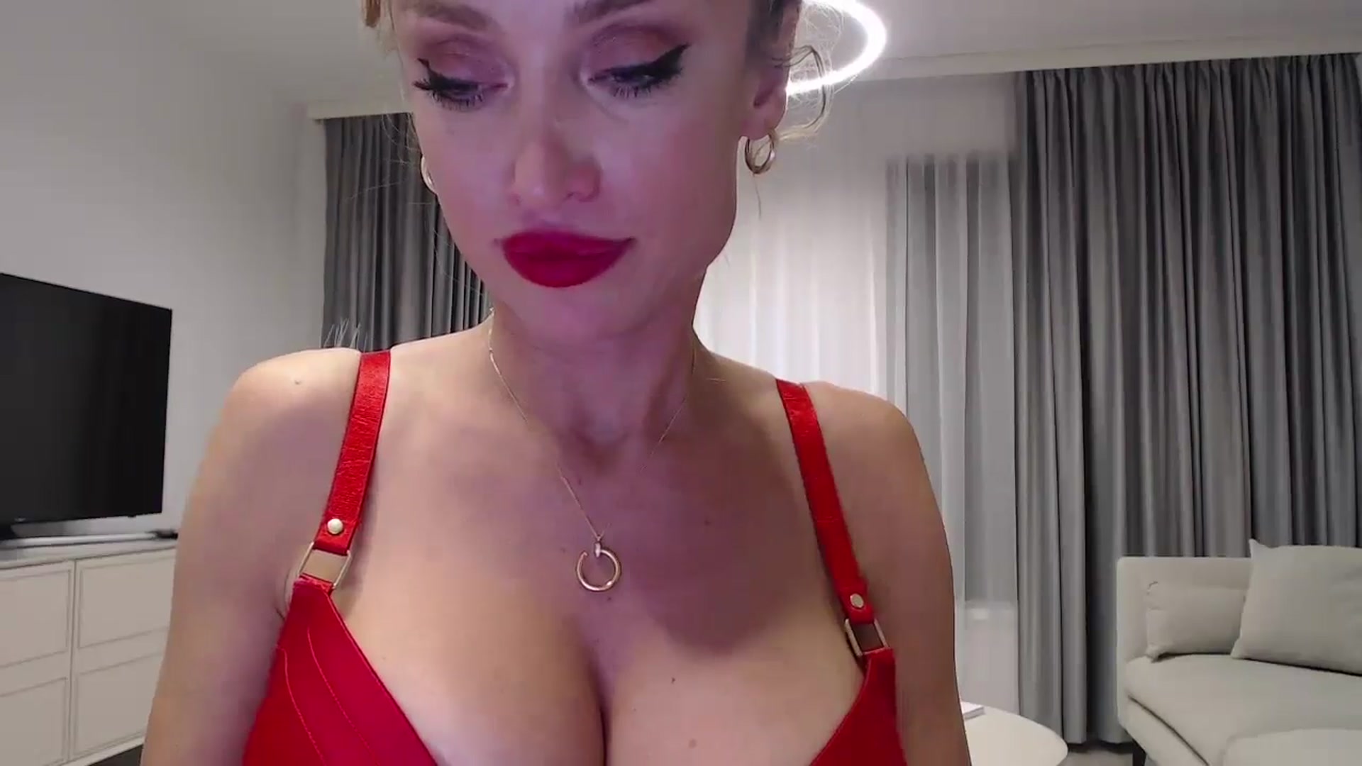 Gallery image thumbnail from Anayys's myfreecams stream on, 12/14/2024, 22:16 image 13 of 20