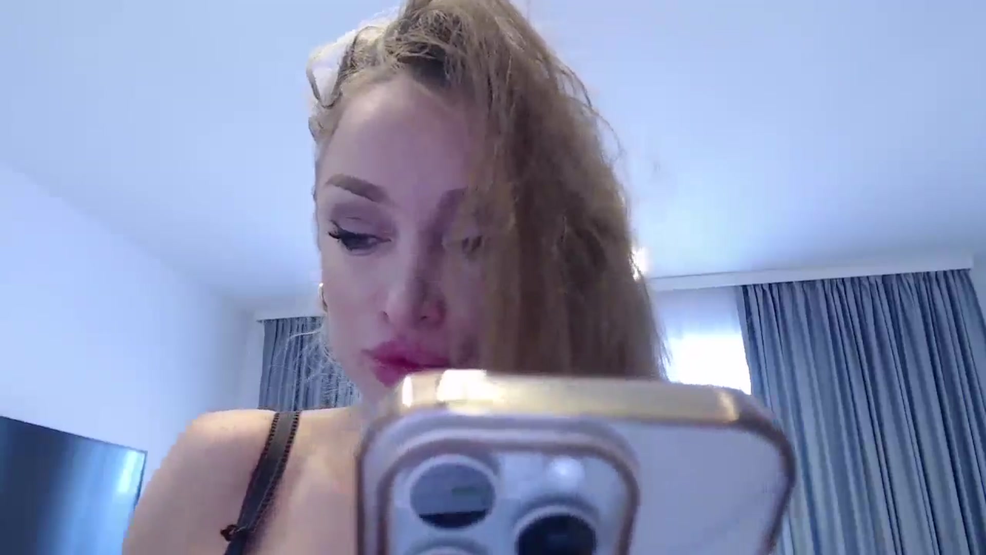 Gallery image thumbnail from Anayys's myfreecams stream on, 12/15/2024, 11:14 image 5 of 20