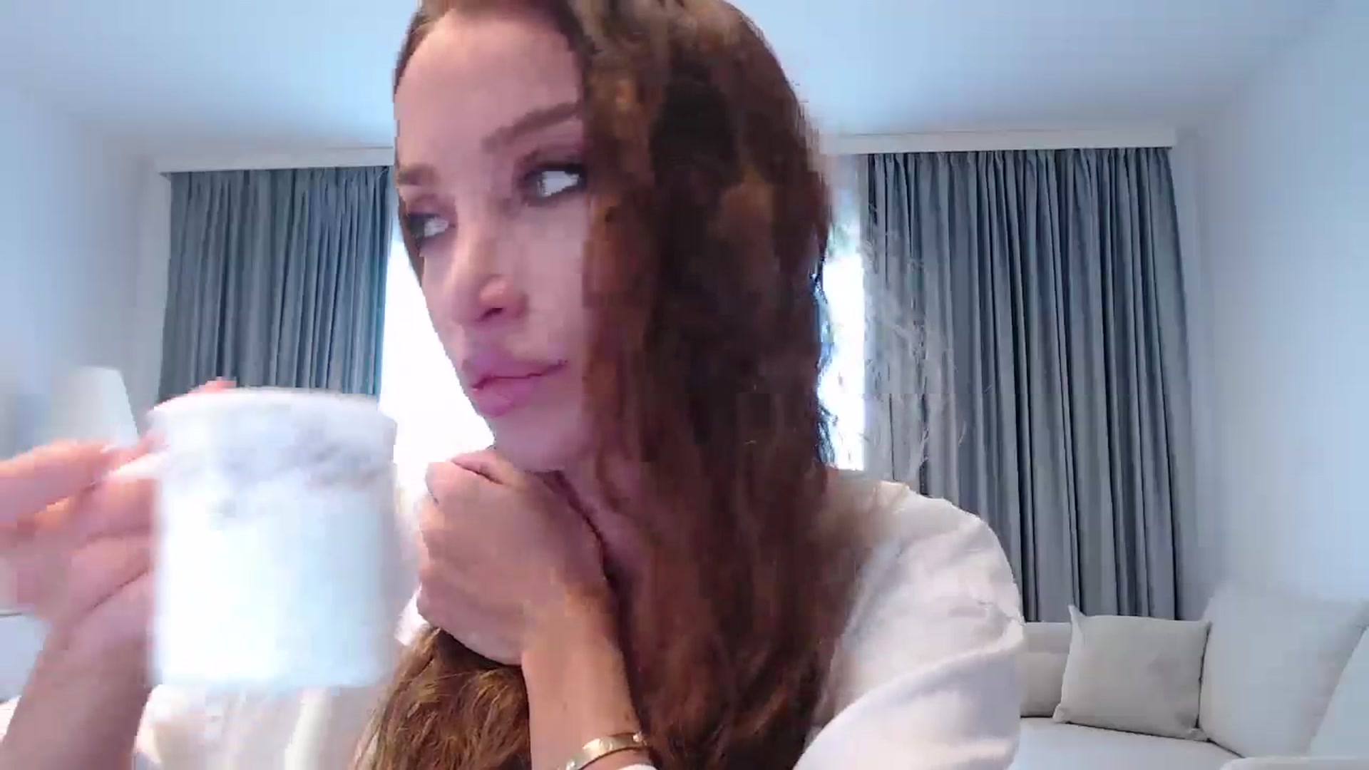 Gallery image thumbnail from Anayys's myfreecams stream on, 12/16/2024, 08:15 image 8 of 20