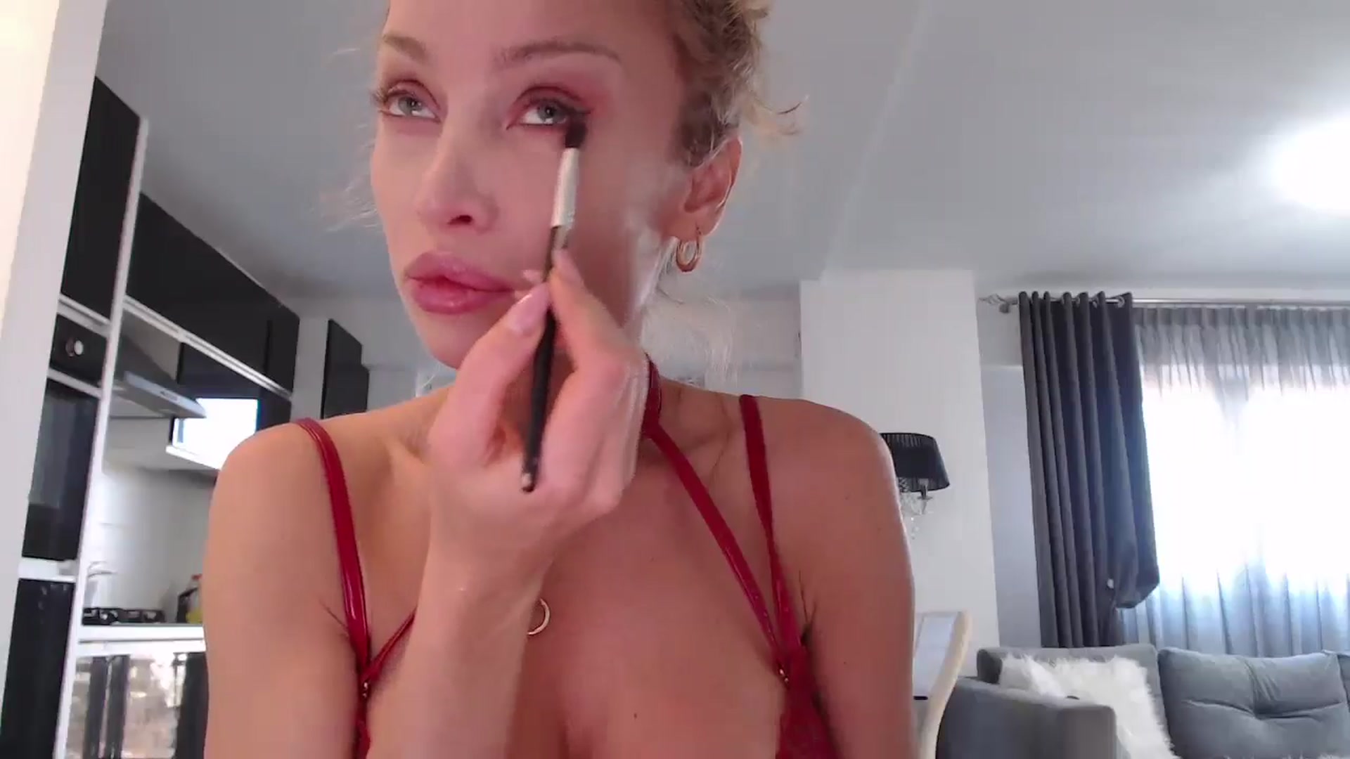 Gallery image thumbnail from Anayys's myfreecams stream on, 12/17/2024, 09:02 image 7 of 20