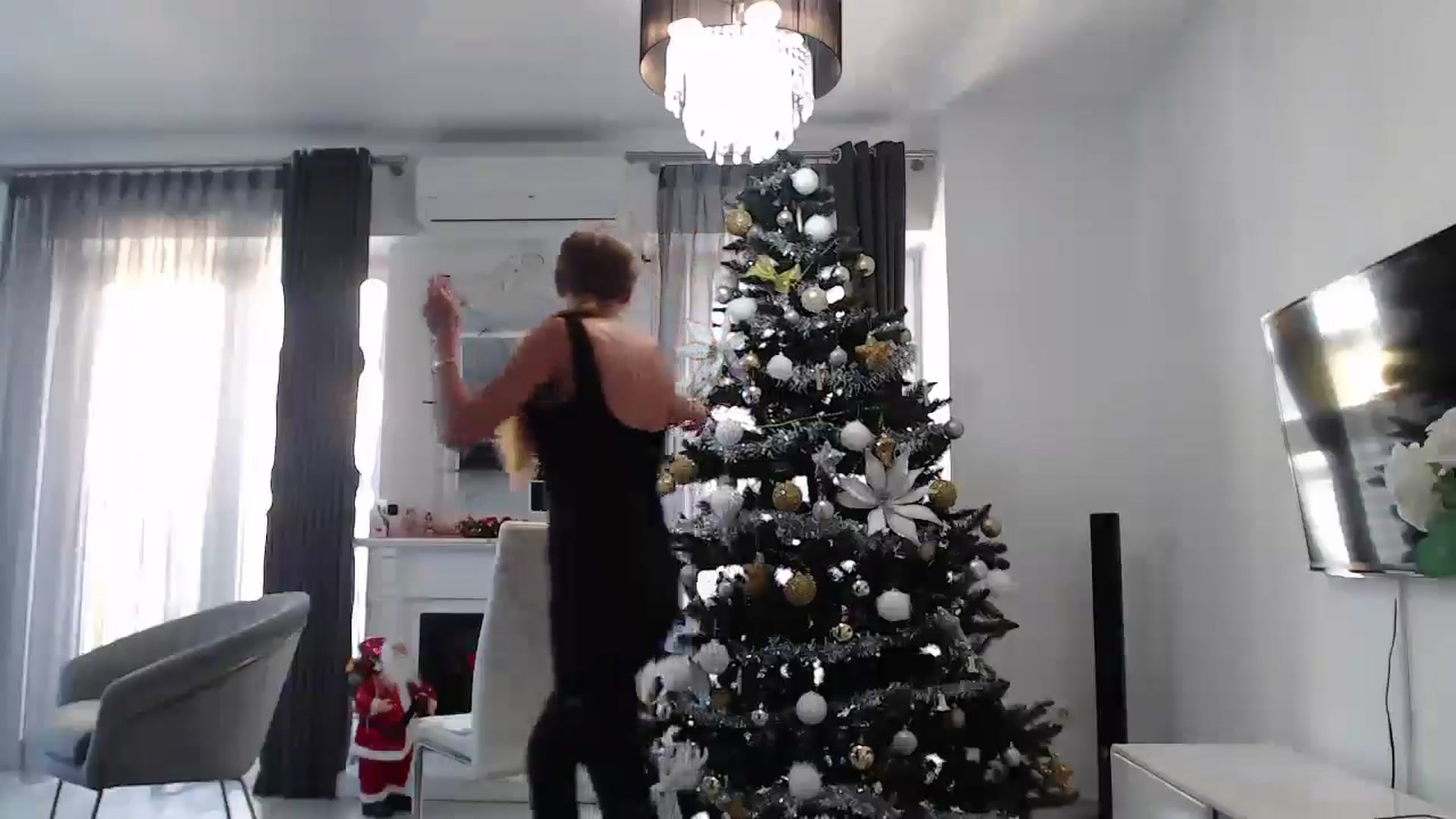 Gallery image thumbnail from Anayys's myfreecams stream on, 12/17/2024, 13:10 image 10 of 20