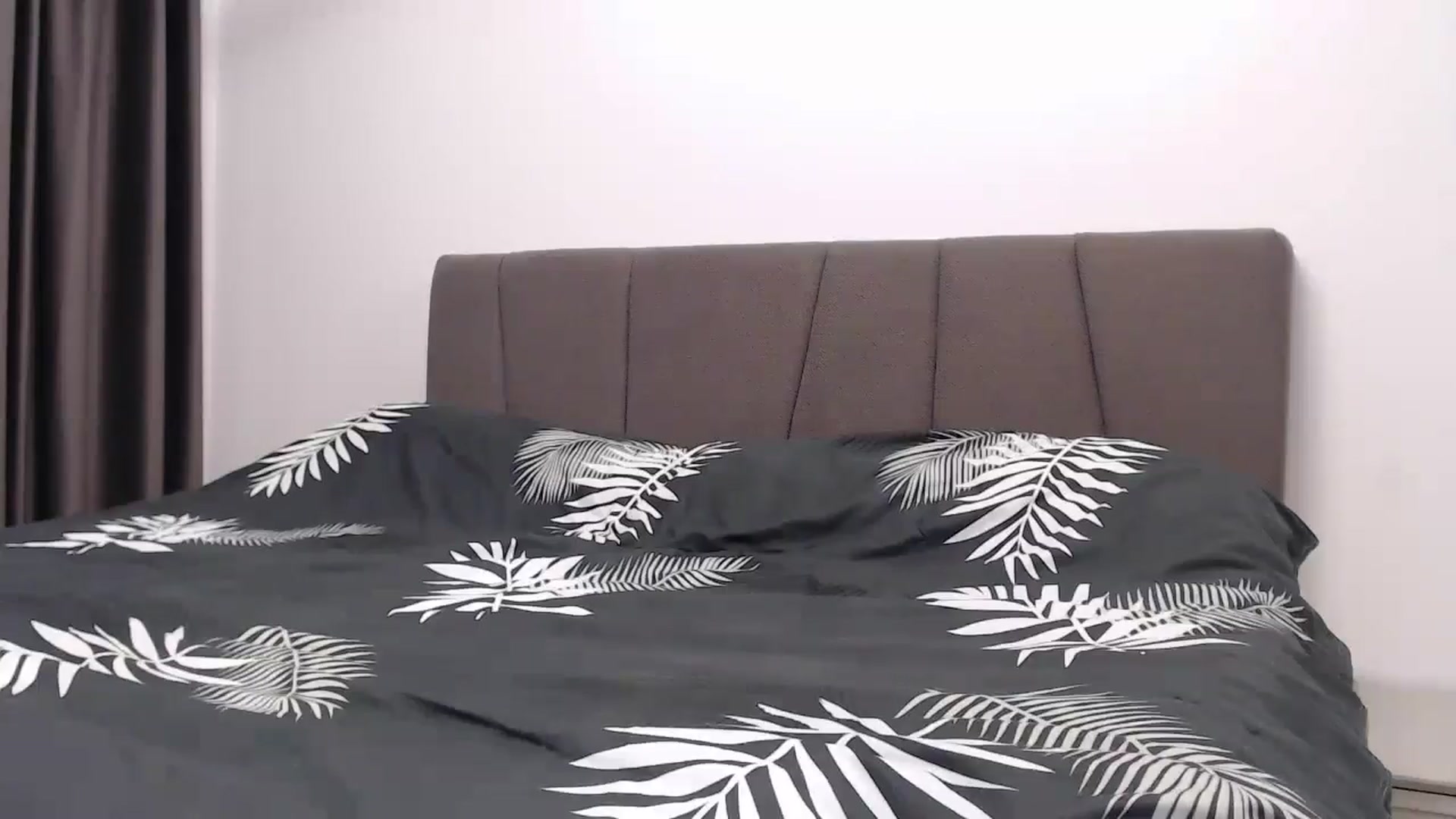 Gallery image thumbnail from Anayys's myfreecams stream on, 12/18/2024, 19:14 image 10 of 20