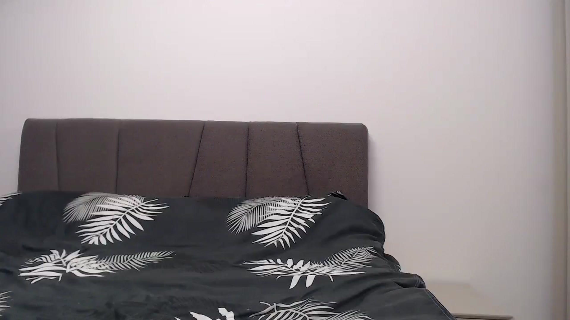 Gallery image thumbnail from Anayys's myfreecams stream on, 12/18/2024, 21:26 image 19 of 20