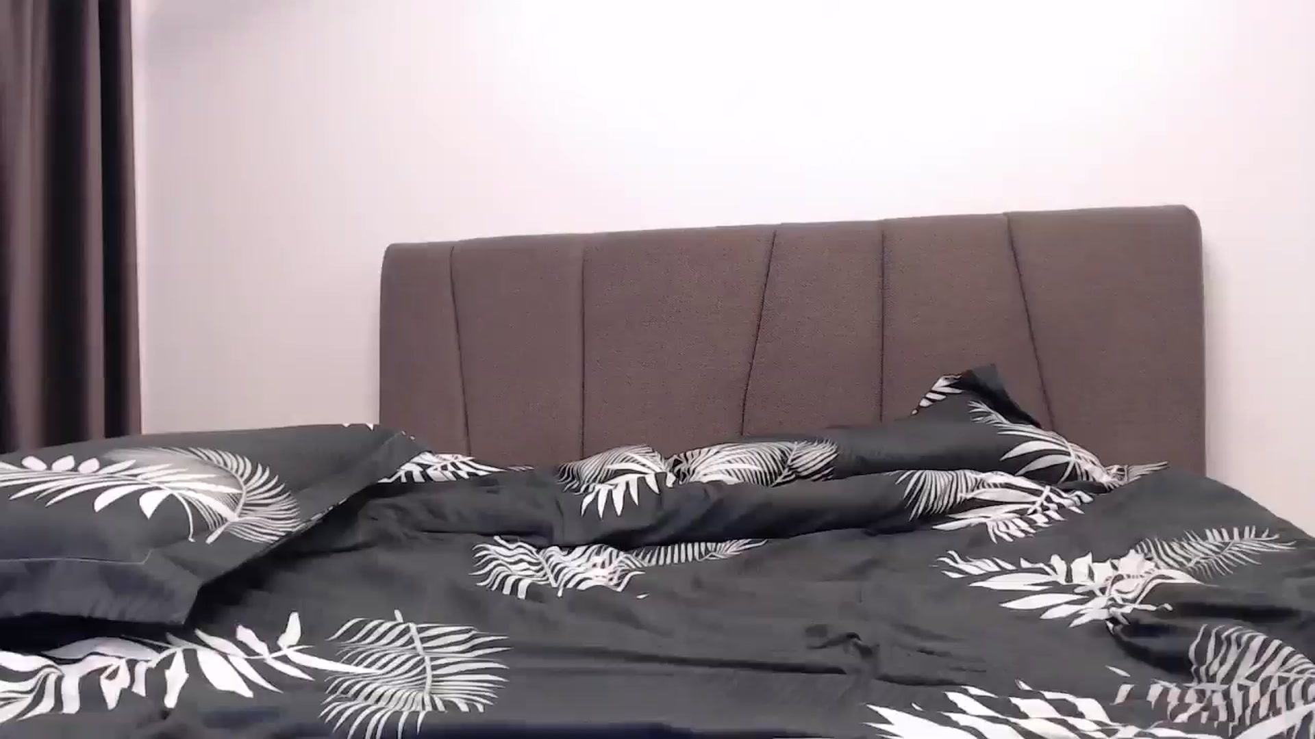 Gallery image thumbnail from Anayys's myfreecams stream on, 12/19/2024, 24:21 image 1 of 20