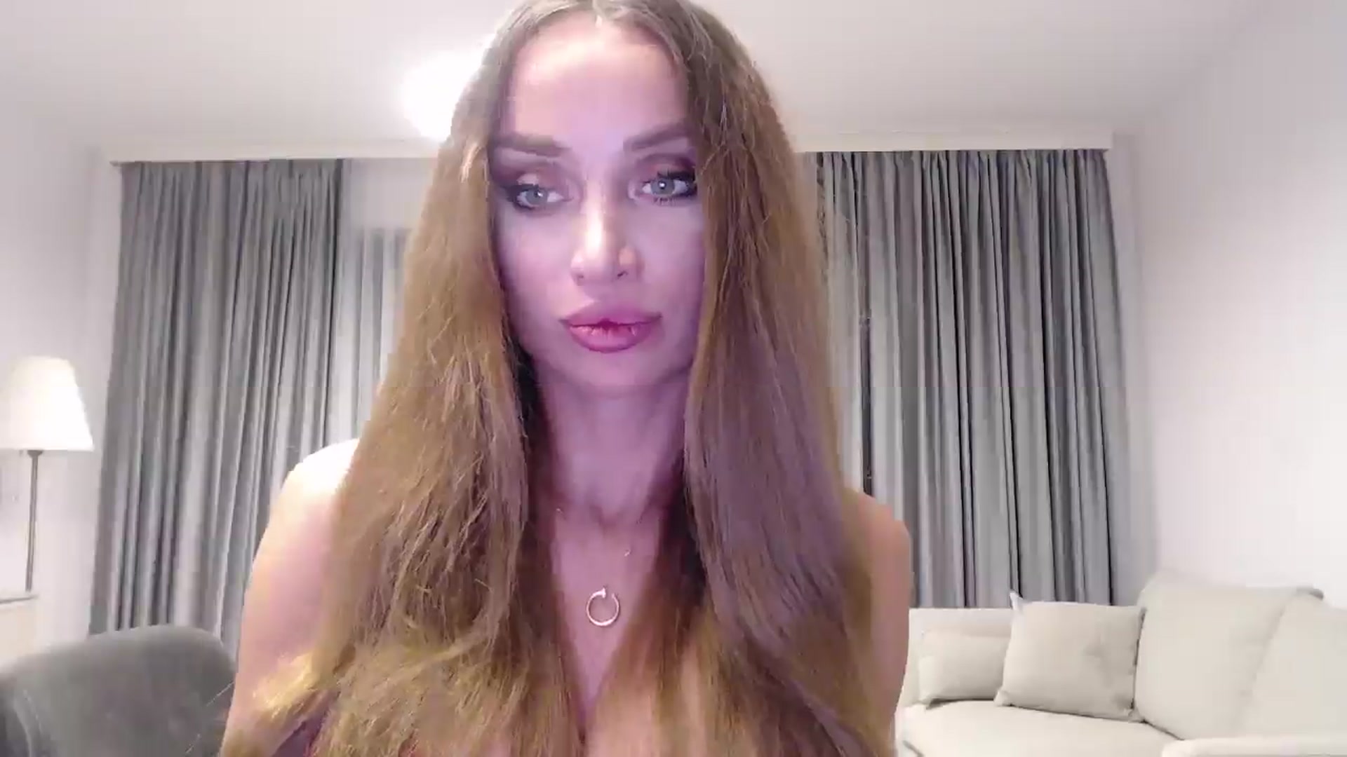 Gallery image thumbnail from Anayys's myfreecams stream on, 12/19/2024, 21:40 image 4 of 20