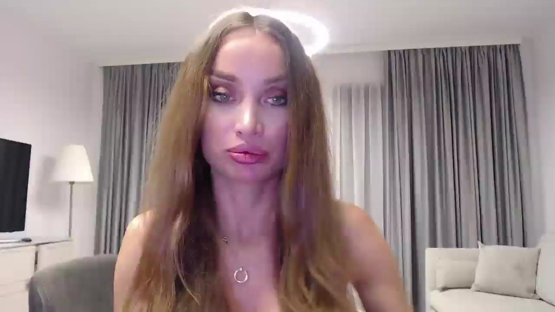 Gallery image thumbnail from Anayys's myfreecams stream on, 12/19/2024, 21:40 image 15 of 20
