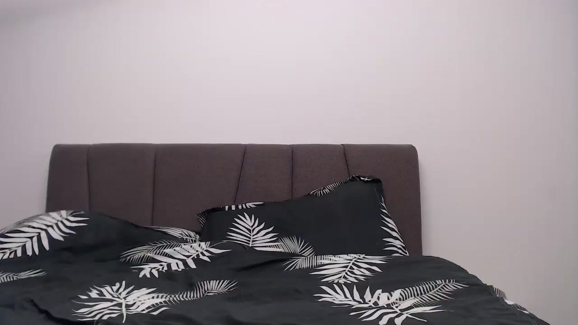 Gallery image thumbnail from Anayys's myfreecams stream on, 12/20/2024, 24:55 image 10 of 20