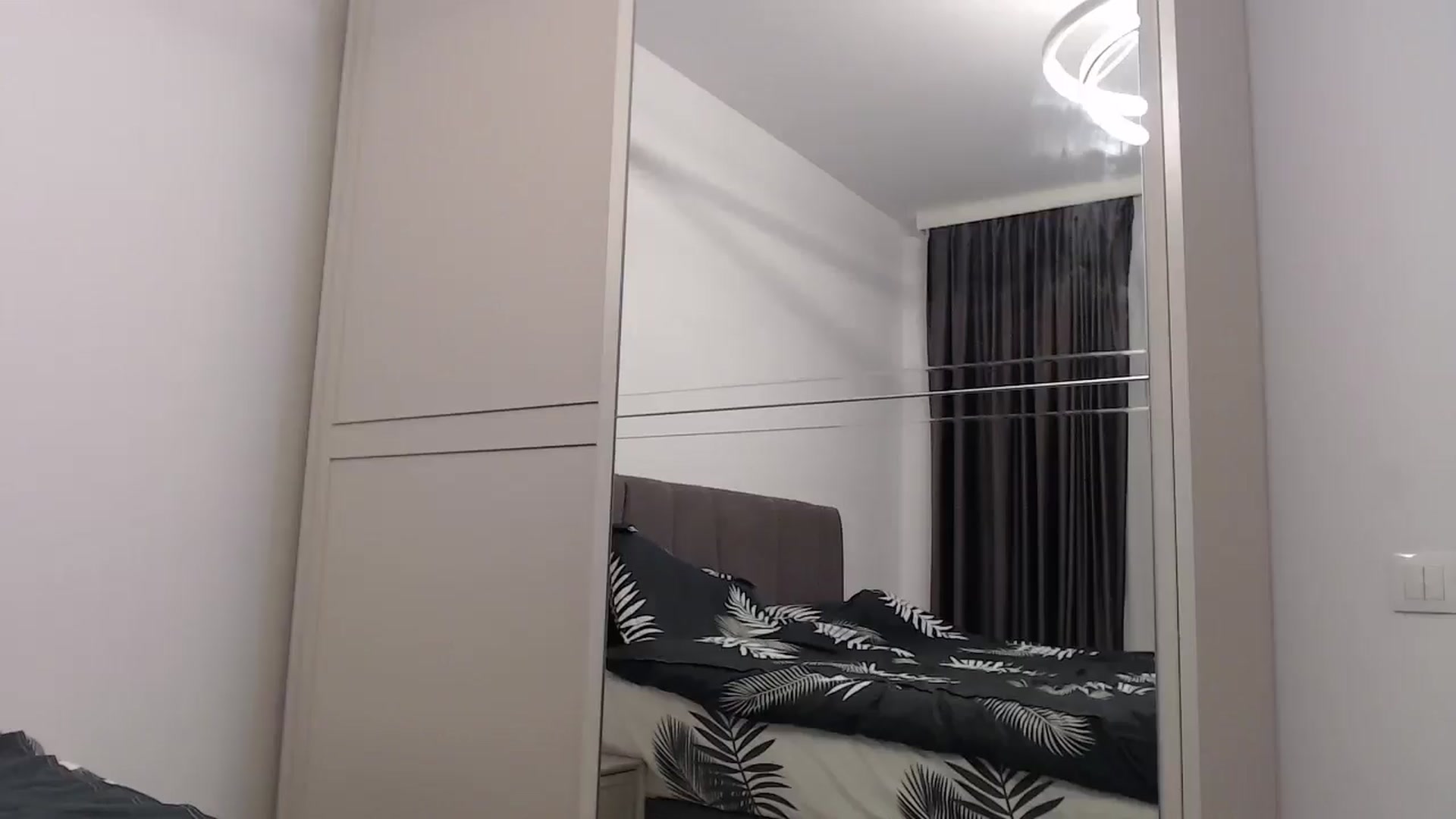 Gallery image thumbnail from Anayys's myfreecams stream on, 12/20/2024, 24:55 image 16 of 20