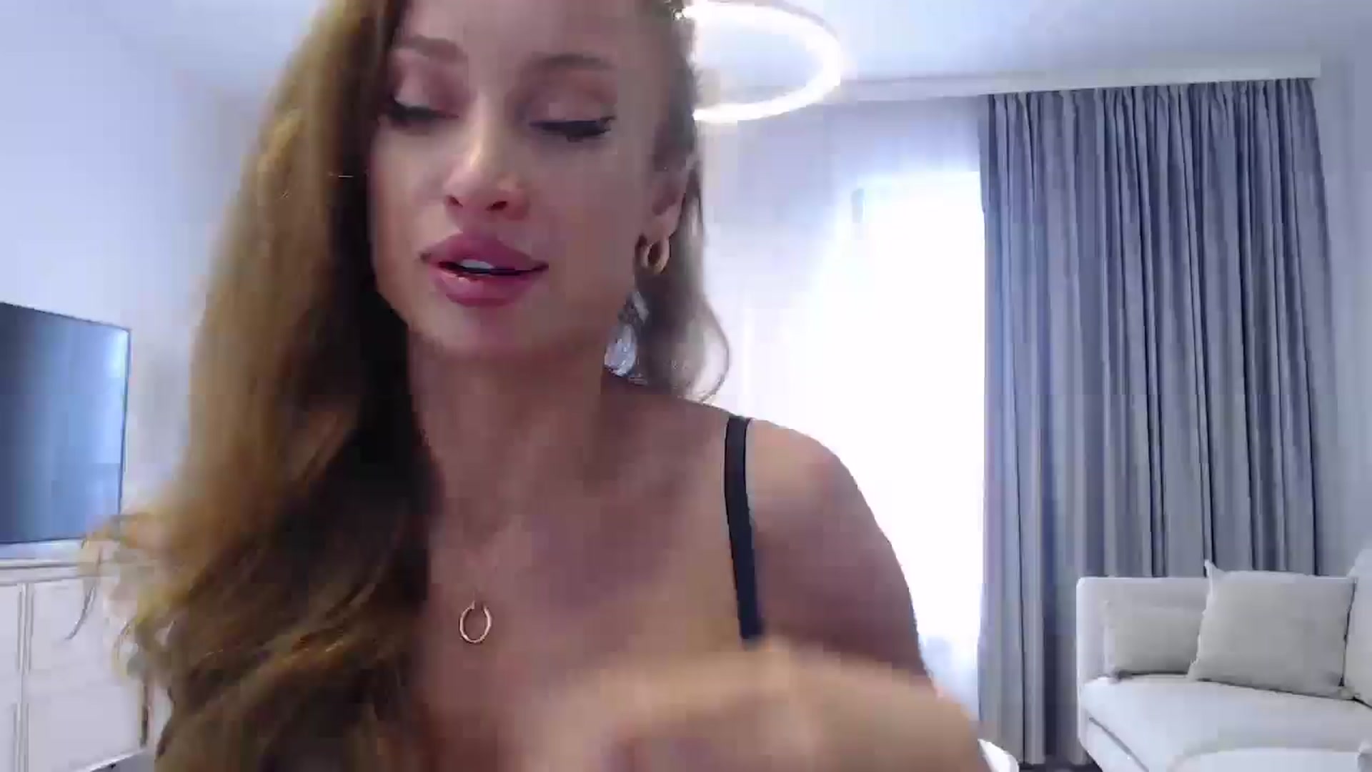 Gallery image thumbnail from Anayys's myfreecams stream on, 12/20/2024, 12:42 image 8 of 20