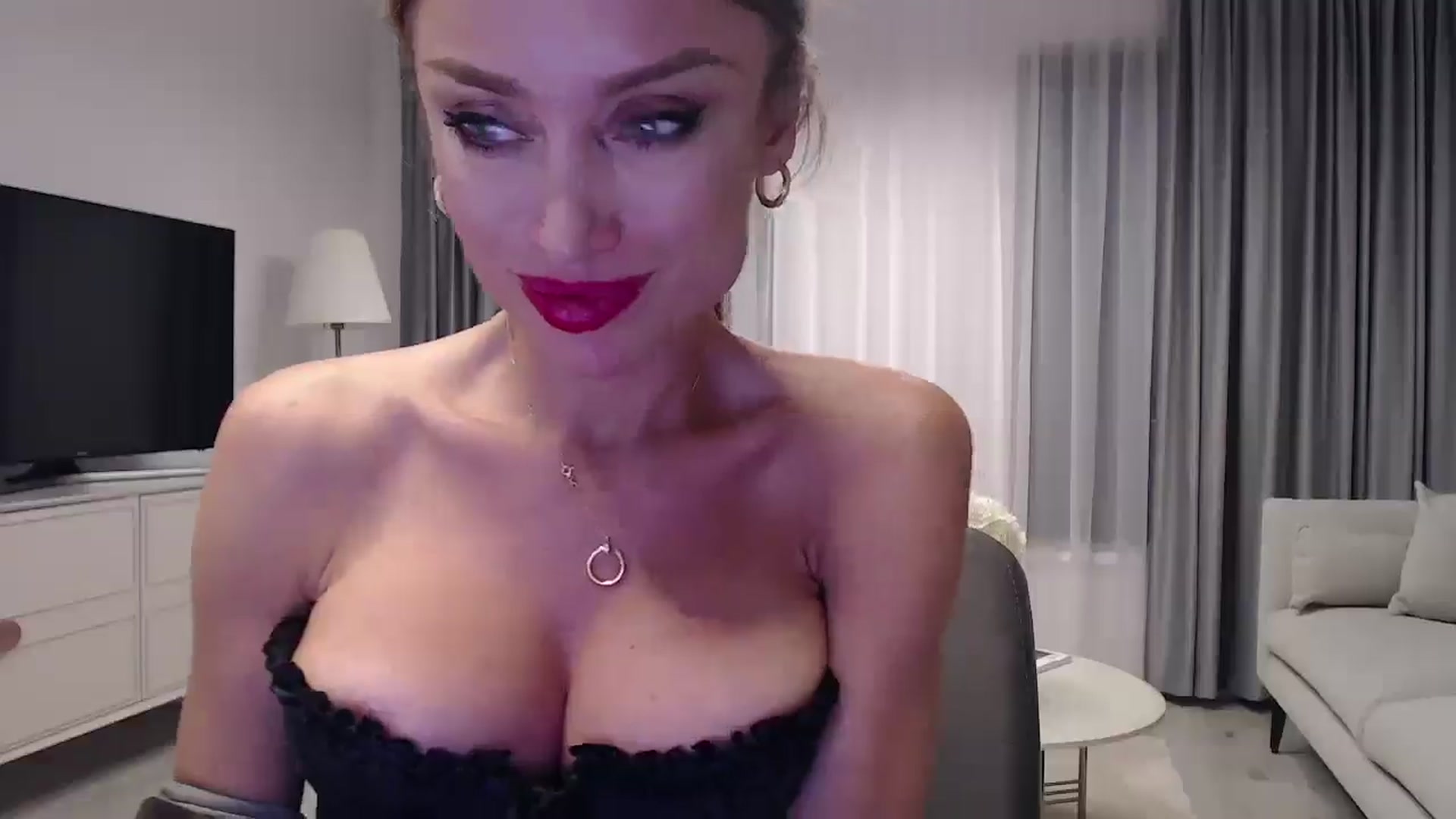 Gallery image thumbnail from Anayys's myfreecams stream on, 12/21/2024, 15:04 image 16 of 20