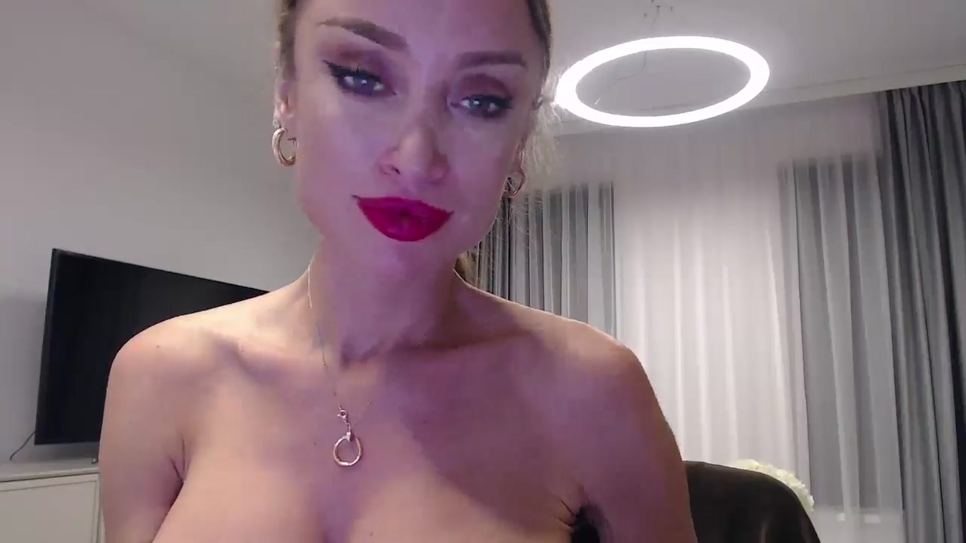 Gallery image thumbnail from Anayys's myfreecams stream on, 12/21/2024, 15:33 image 16 of 20