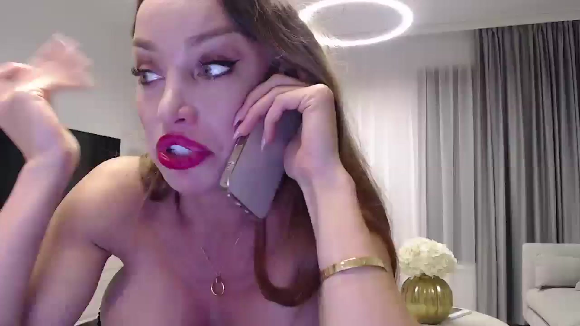 Gallery image thumbnail from Anayys's myfreecams stream on, 12/21/2024, 20:18 image 11 of 20
