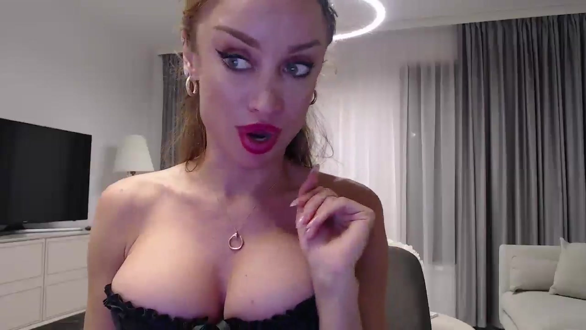 Gallery image thumbnail from Anayys's myfreecams stream on, 12/21/2024, 22:24 image 4 of 20