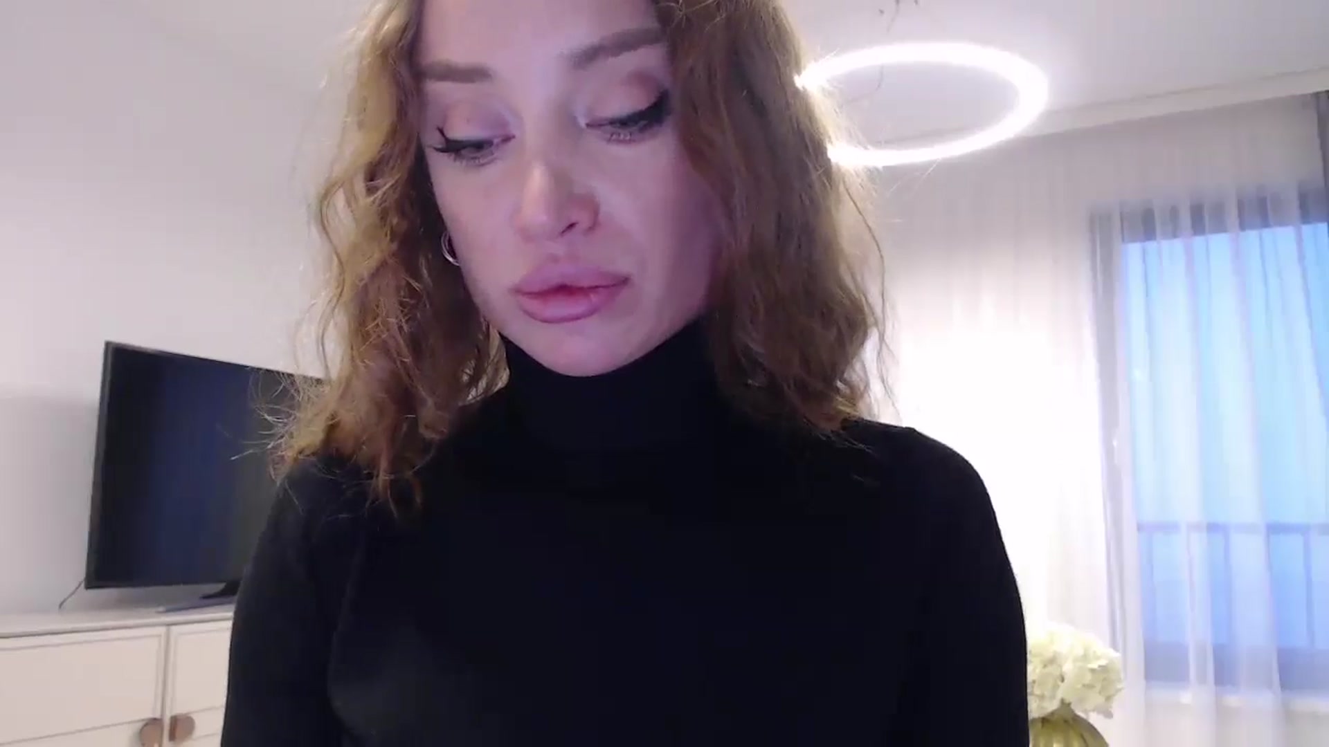 Gallery image thumbnail from Anayys's myfreecams stream on, 12/23/2024, 14:36 image 20 of 20